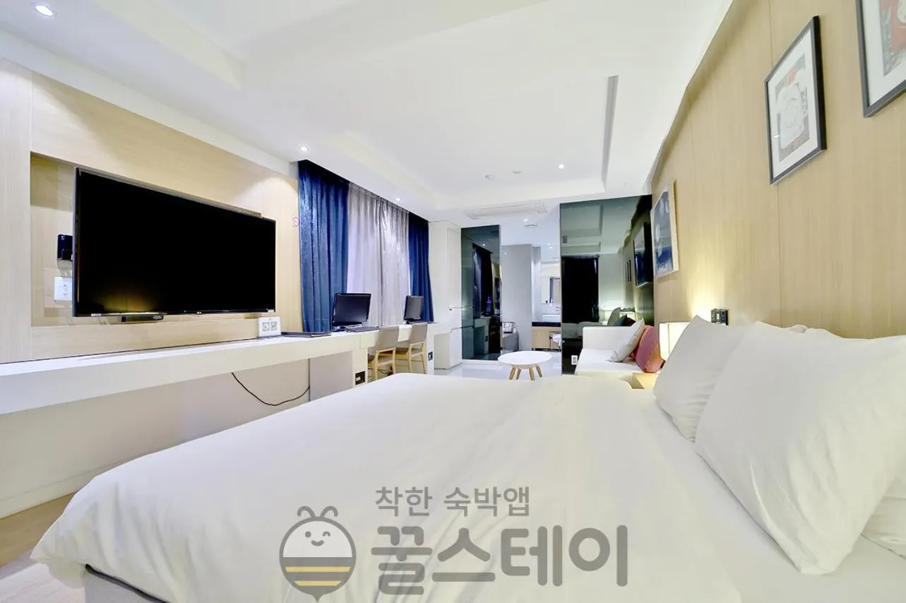 Bed in Golden Hotel Incheon