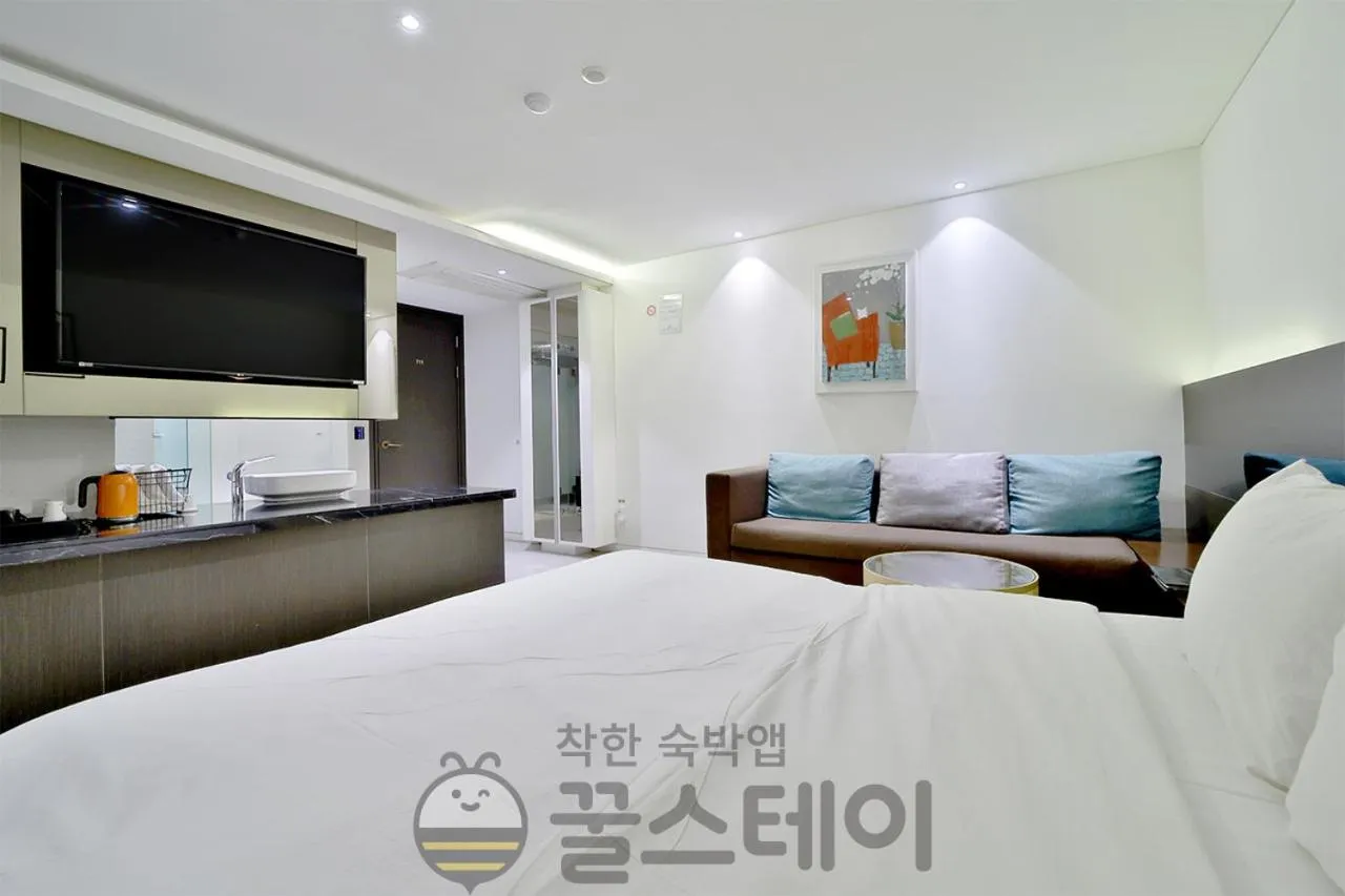 Bed in Golden Hotel Incheon