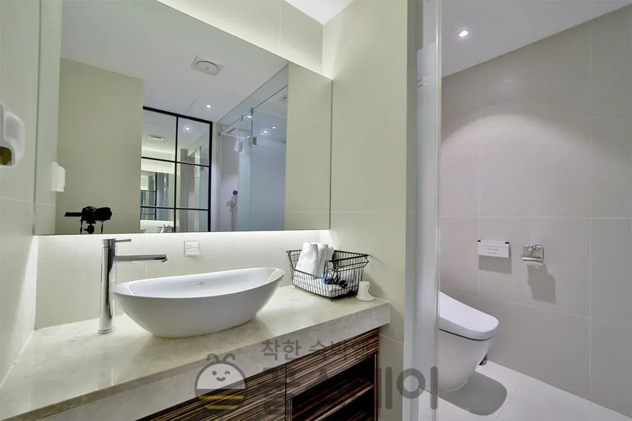 Deluxe Double or Twin Room - single occupancy in Golden Hotel Incheon Deluxe Double or Twin Room - single occupancy in Golden Hotel Incheon