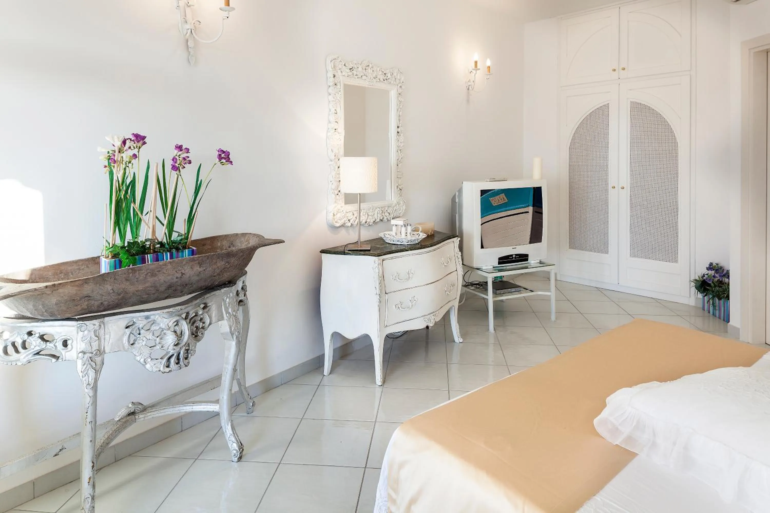 Decorative detail, Bed in La Villa Resort & Spa