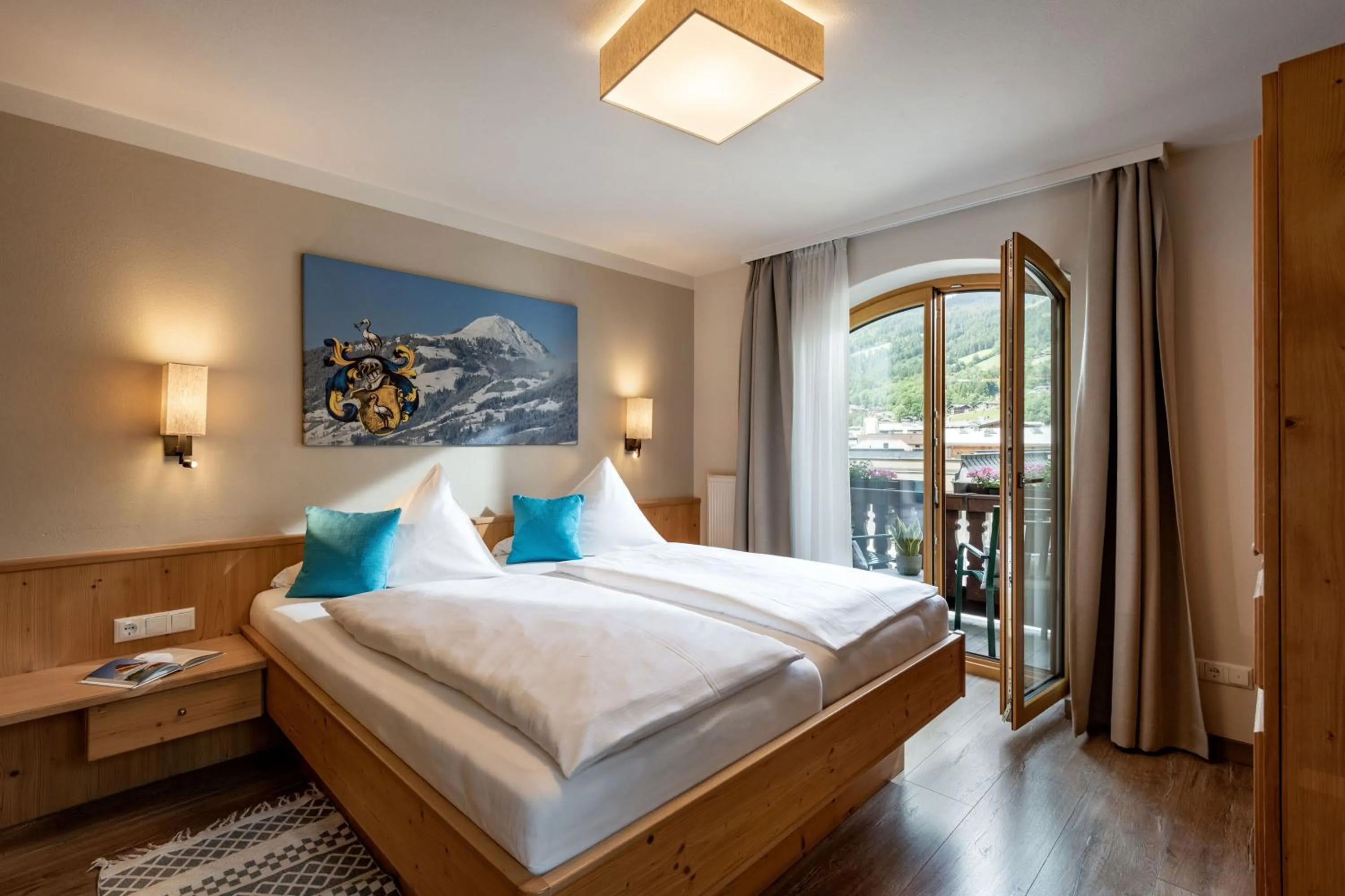 Photo of the whole room, Bed in Alpen Glück Hotel Unterm Rain garni