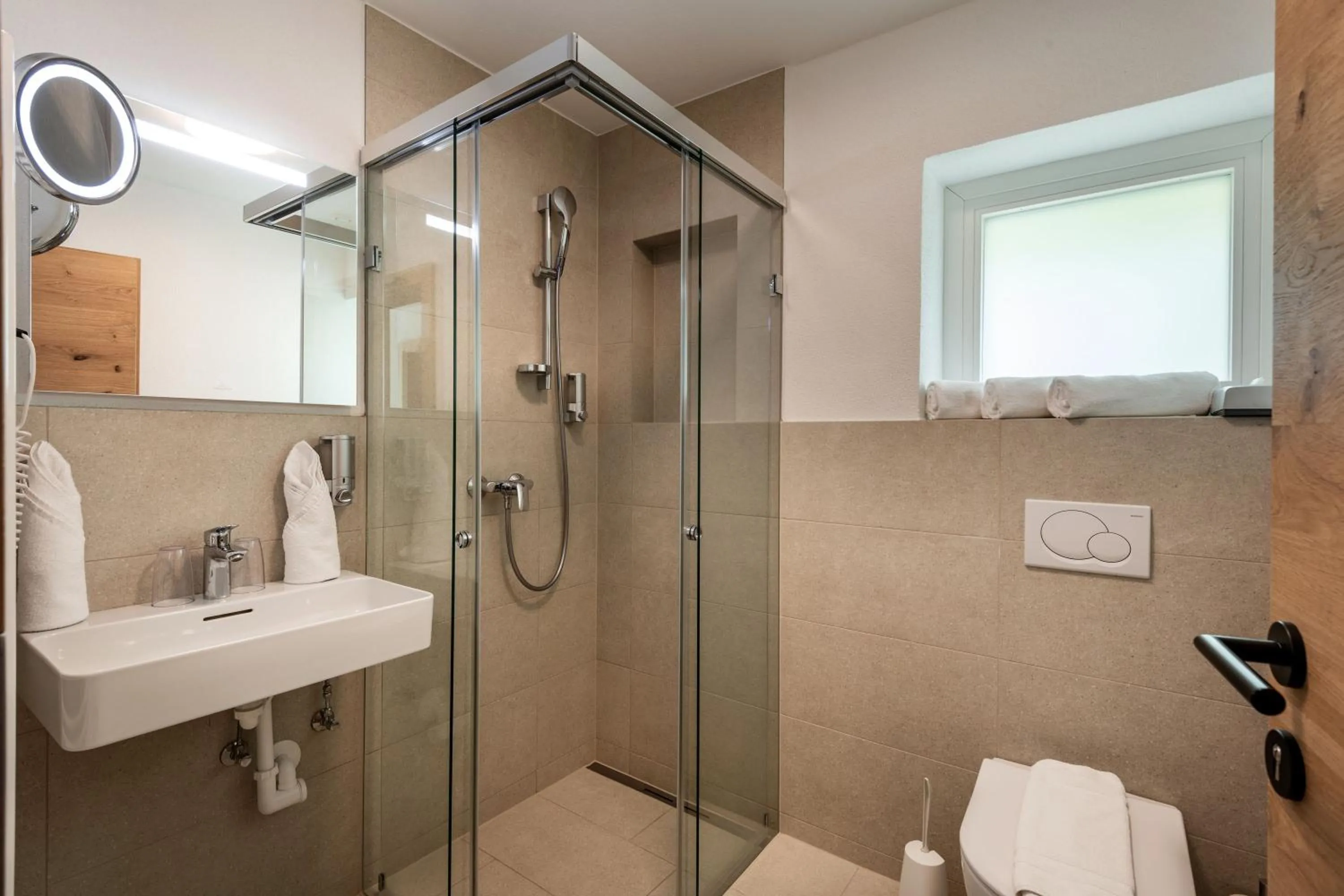 Shower in Alpen Glück Hotel Unterm Rain garni