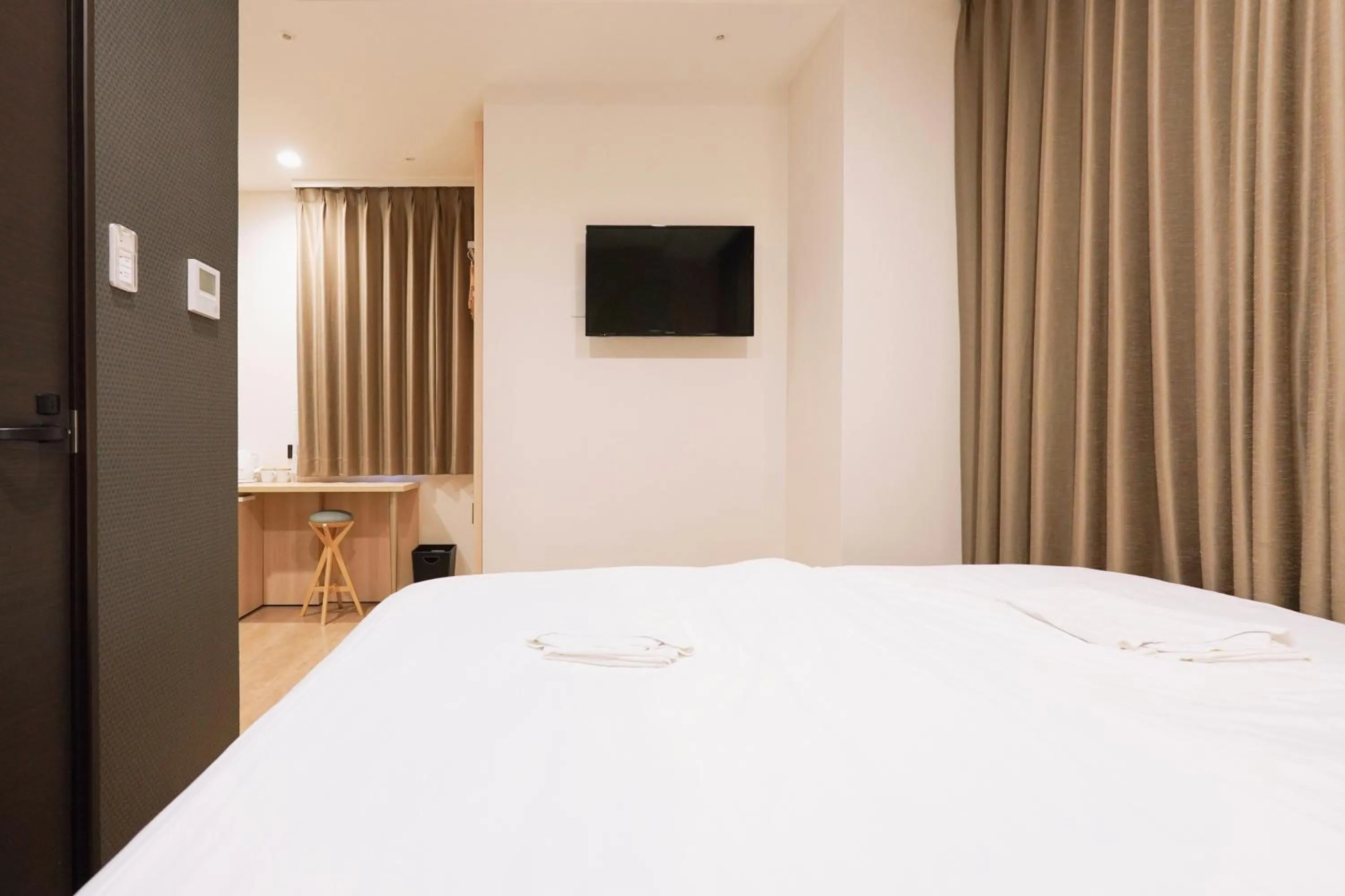 TV and multimedia, Bed in Park Central Sakura Hotel