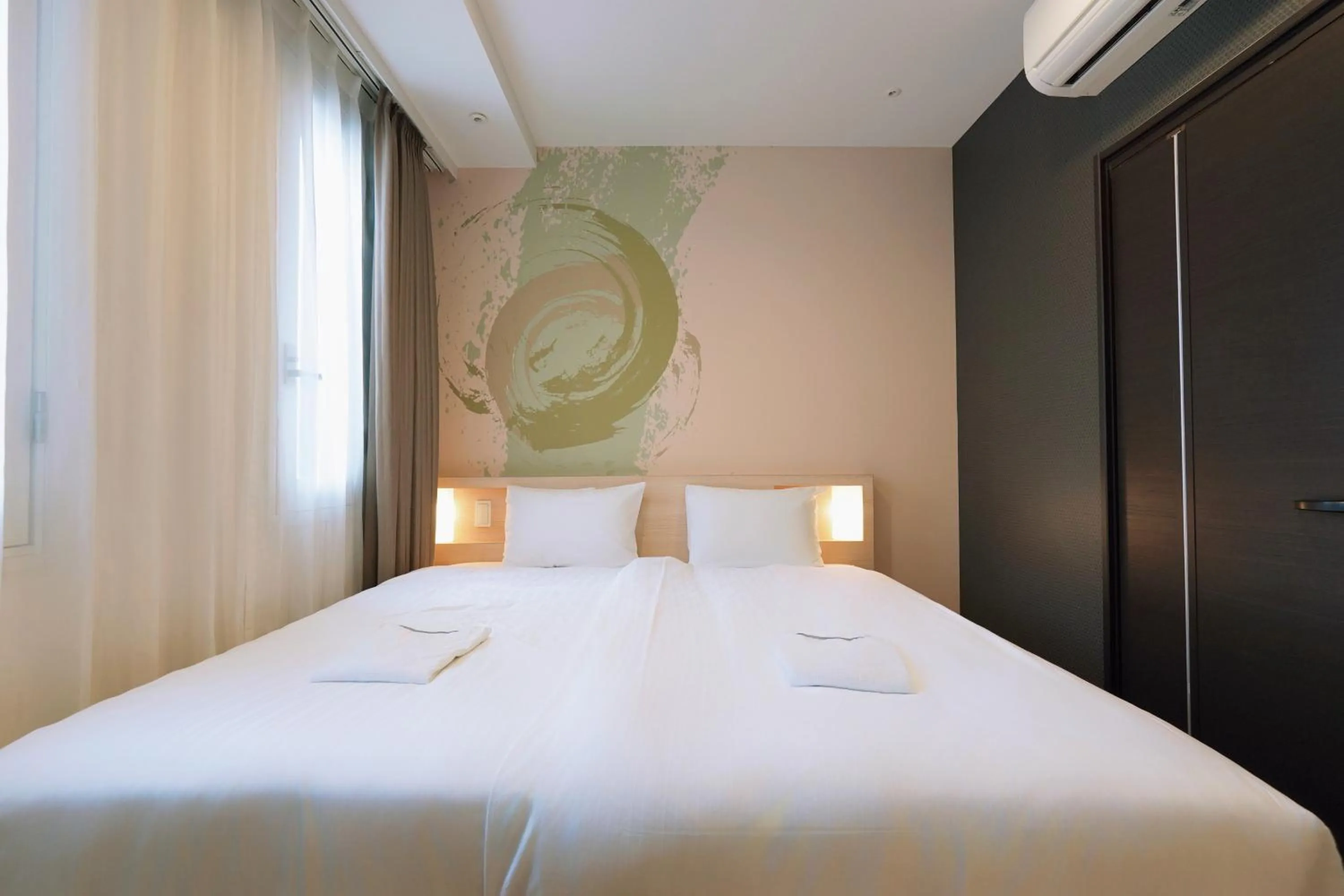 Bedroom, Bed in Park Central Sakura Hotel