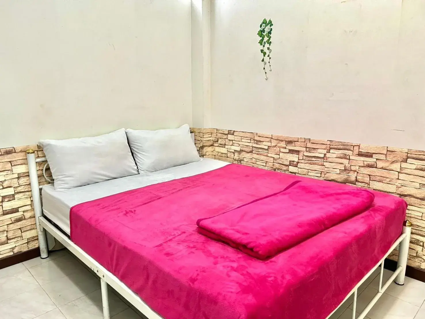 Family Room with Balcony in Home One Love Ayutthaya main Zone by Baan one love group Family Room with Balcony in Home One Love Ayutthaya main Zone by Baan one love group