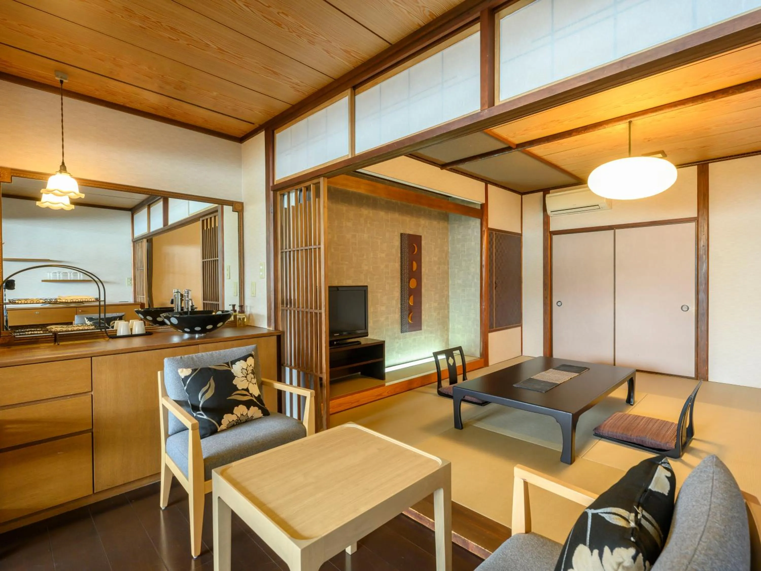 Photo of the whole room in KAMENOI HOTEL Nachi Katsuura
