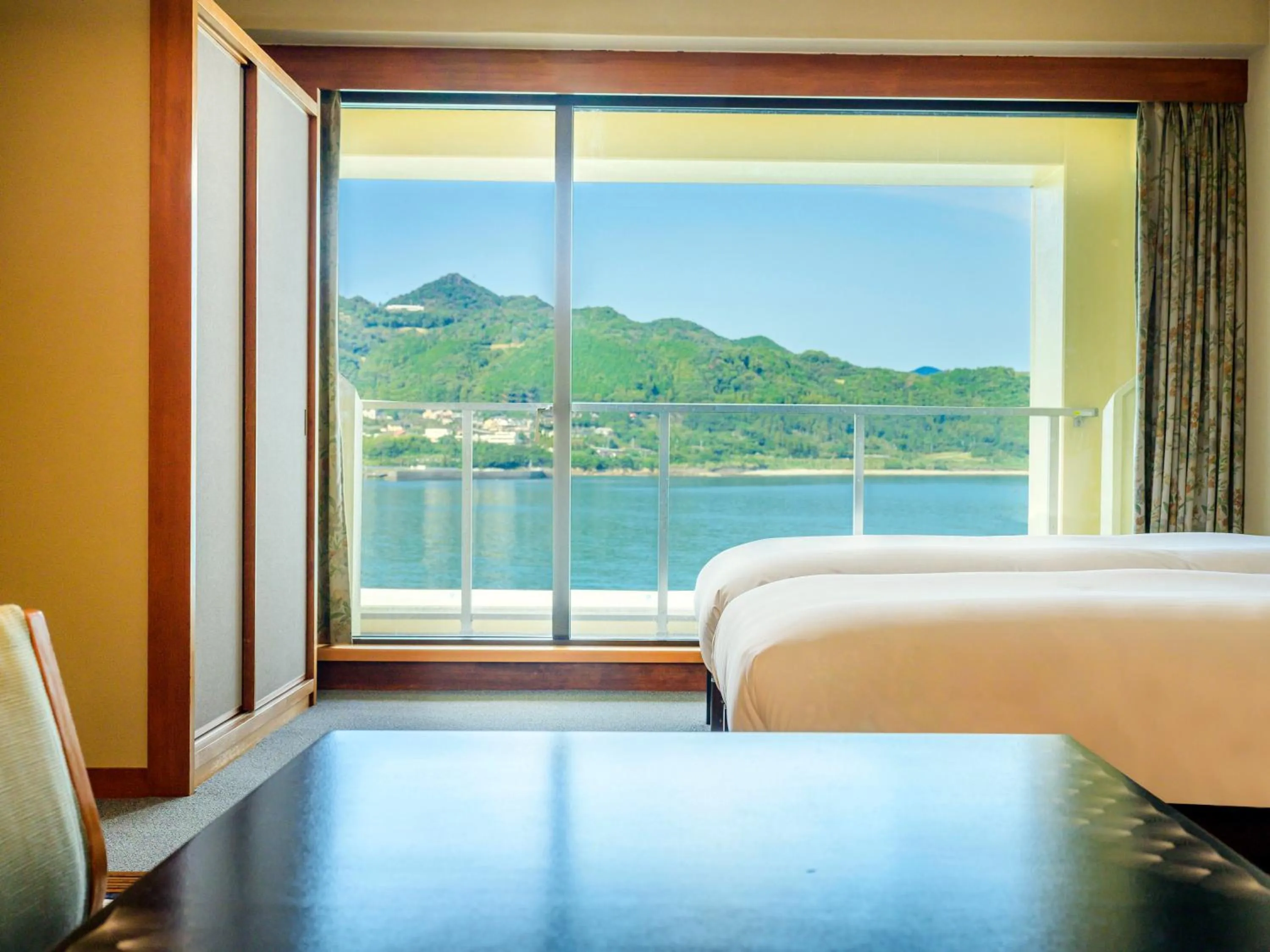 View (from property/room), Bed in KAMENOI HOTEL Nachi Katsuura