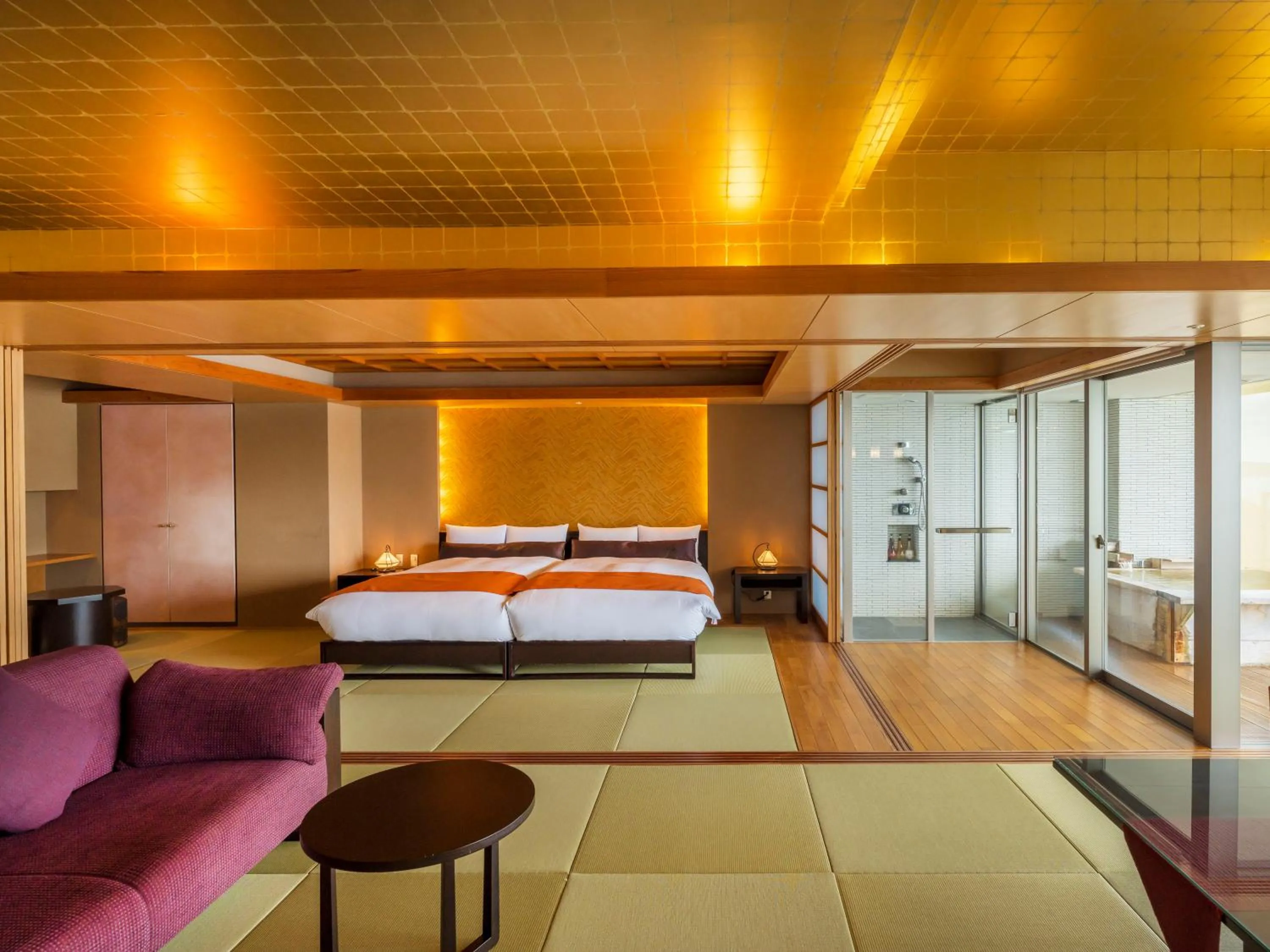 Photo of the whole room, Bed in KAMENOI HOTEL Nachi Katsuura