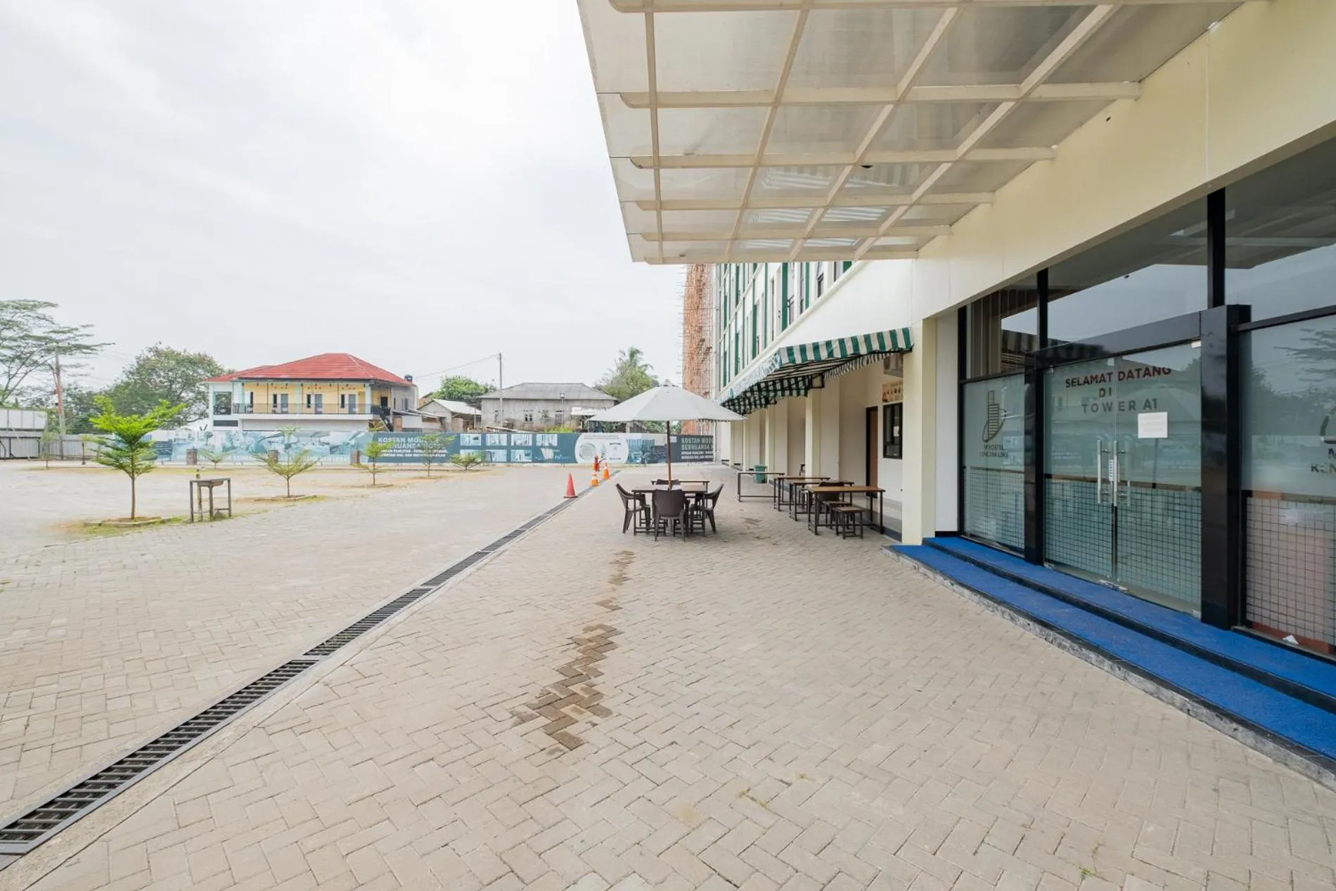 Property building in RedLiving Syariah Apartemen MKostel - Tower A1 Kencana Loka