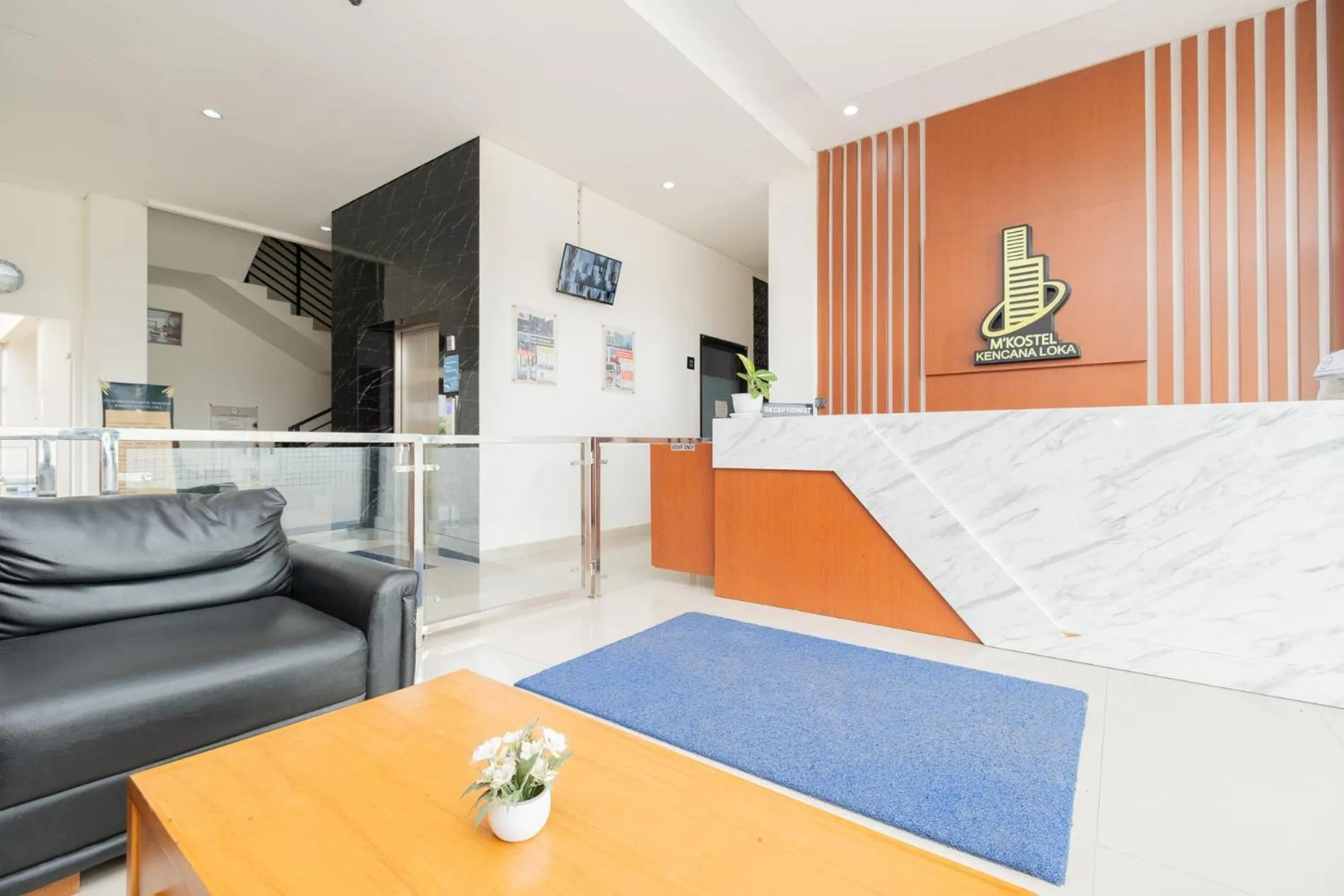 Lobby or reception in RedLiving Syariah Apartemen MKostel - Tower A1 Kencana Loka