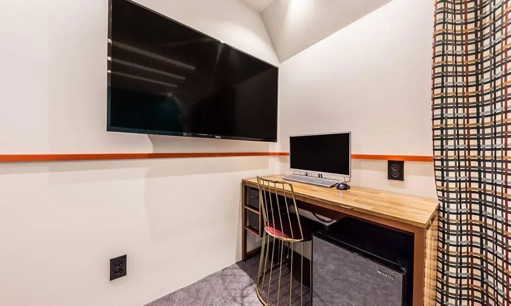 TV and multimedia in Guri Hotel In cafe