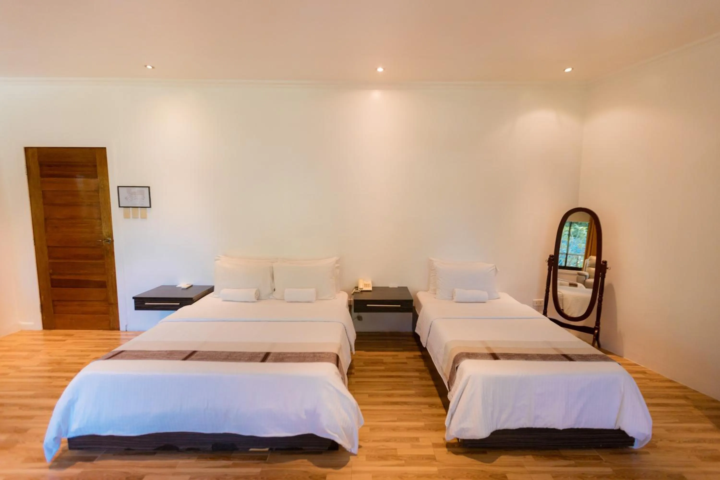 Bed in Bellagio Hills Hotel and Restaurant