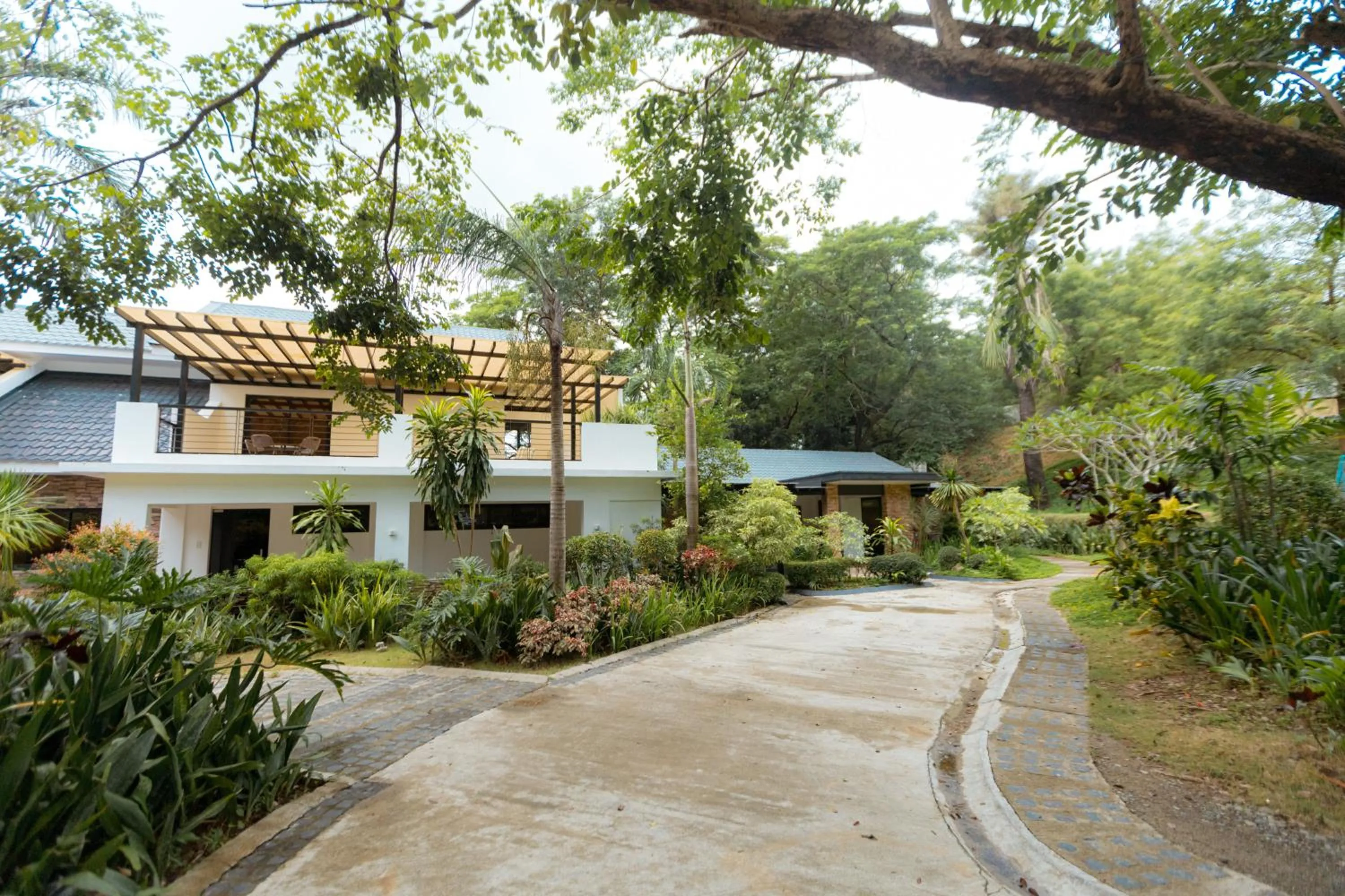 Property building in Bellagio Hills Hotel and Restaurant