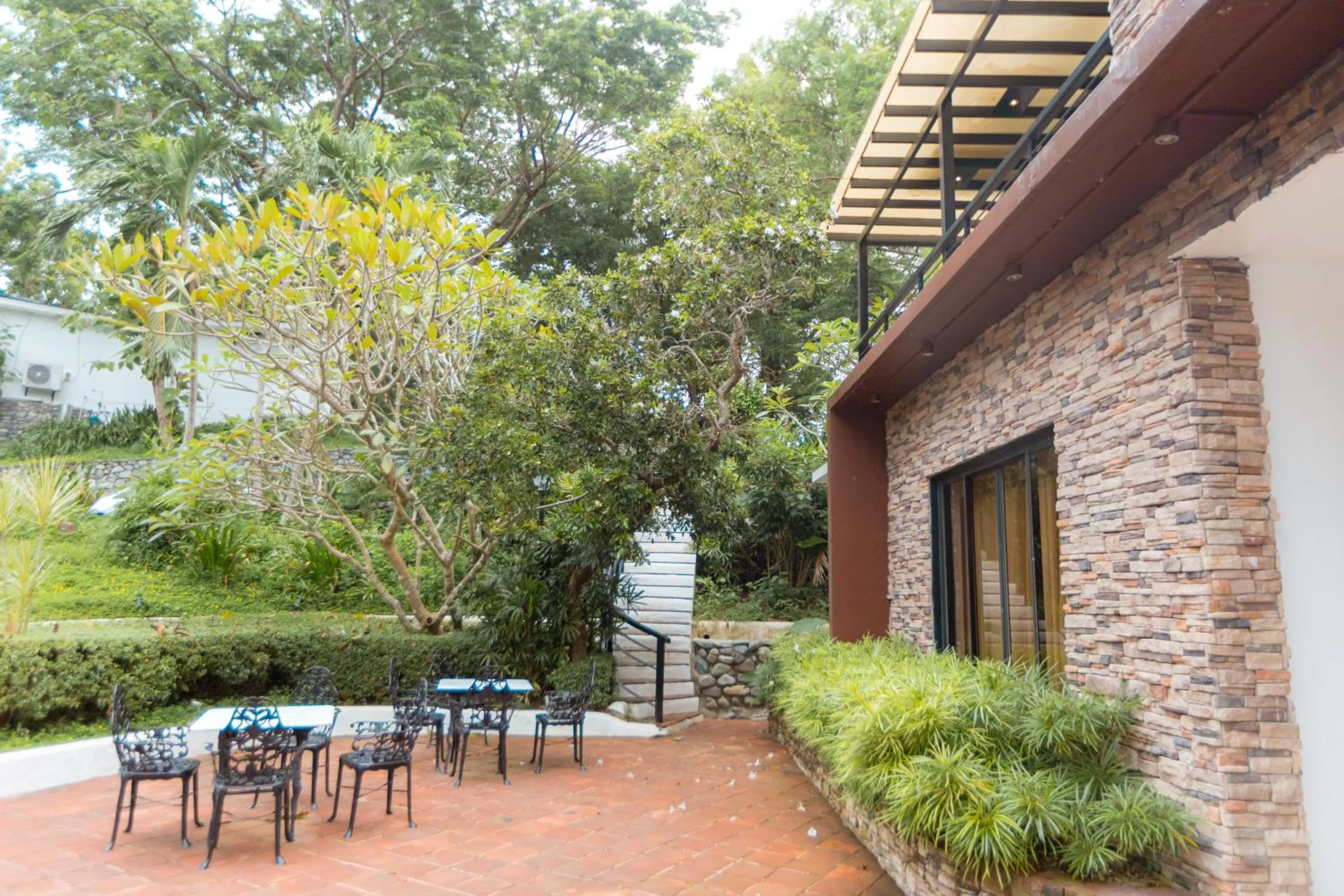 Patio in Bellagio Hills Hotel and Restaurant