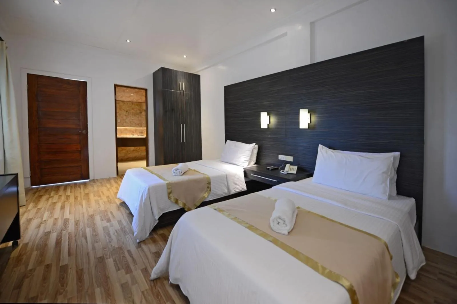 Bed in Bellagio Hills Hotel and Restaurant