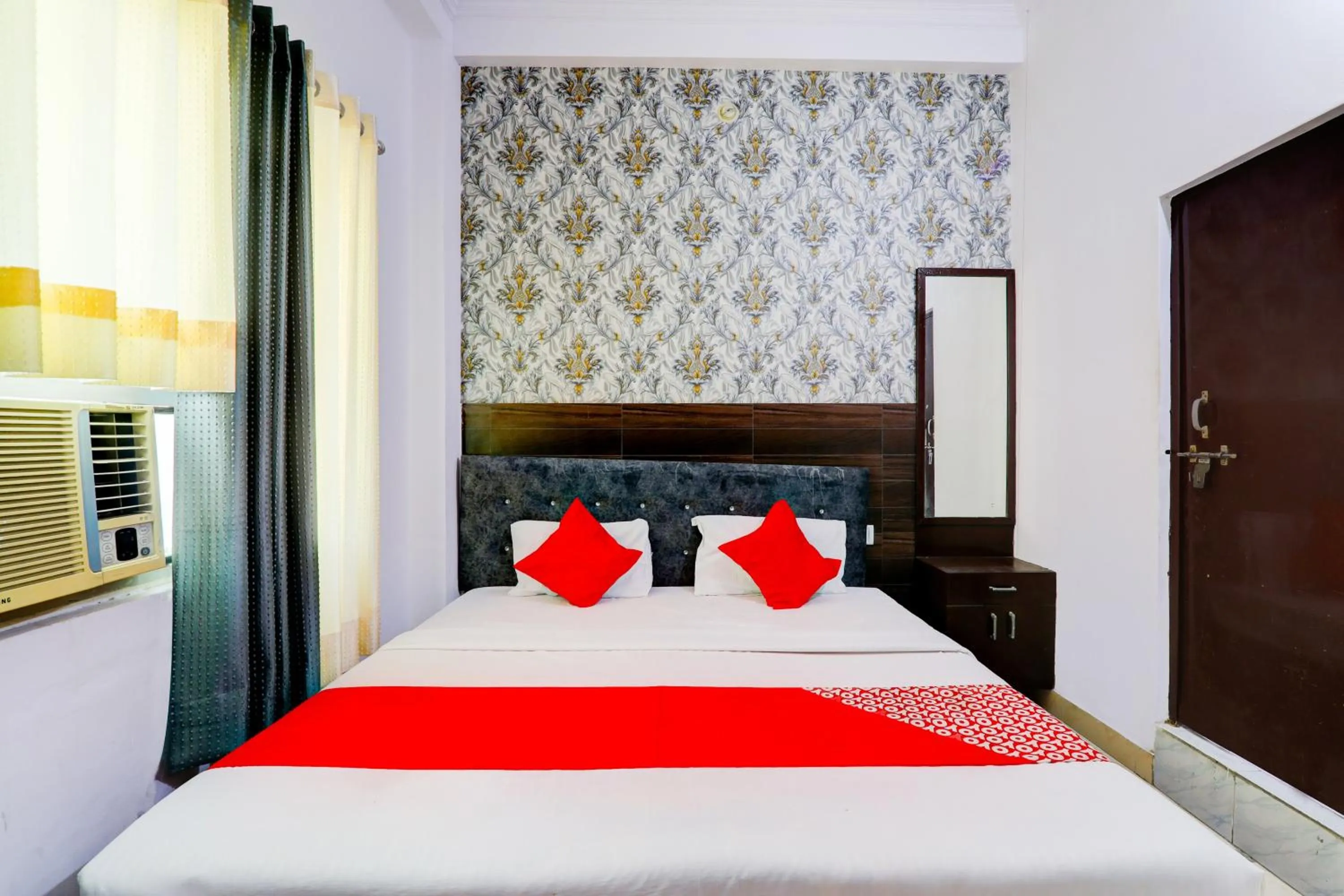 Bedroom, Bed in Hotel O Raama