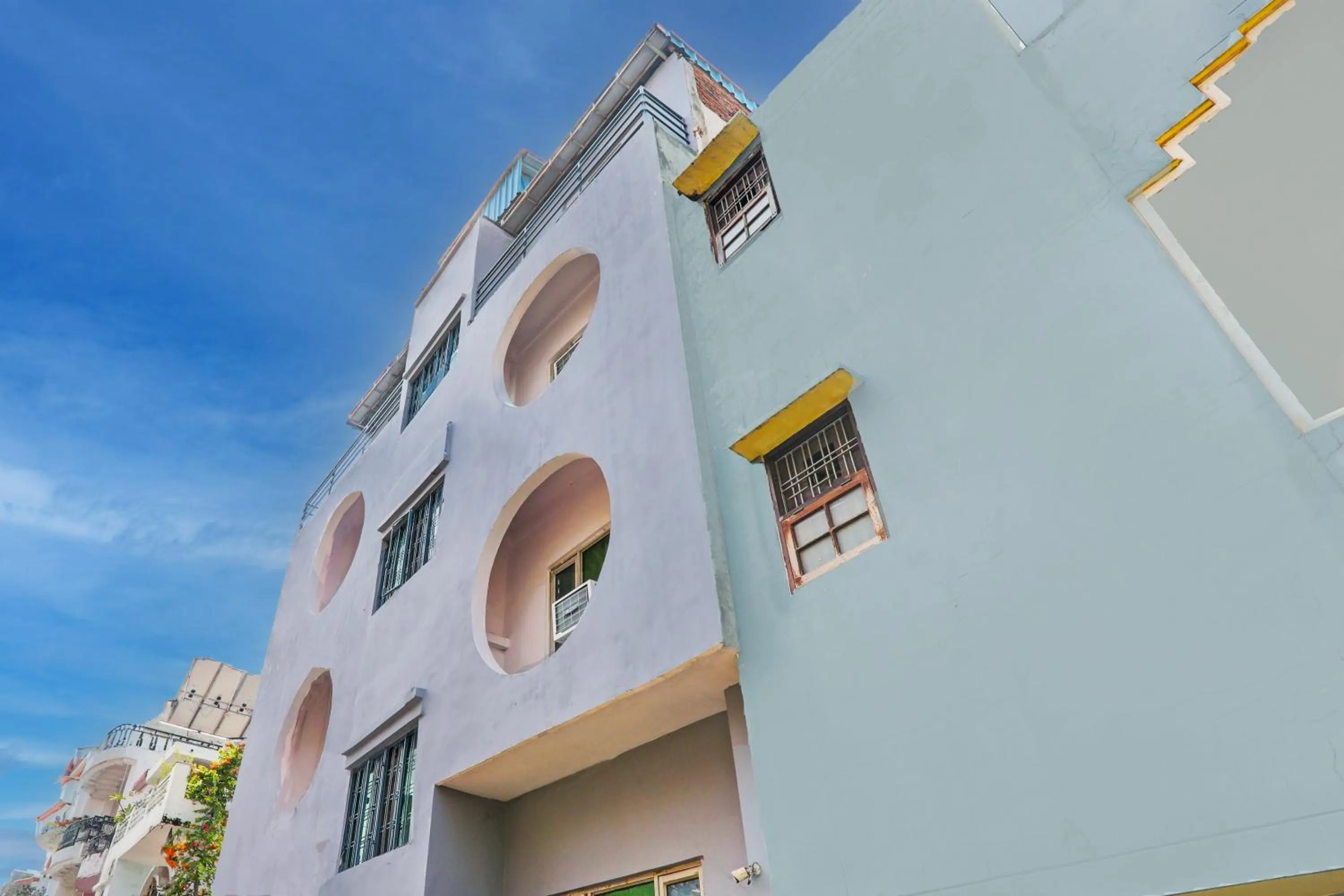 Facade/entrance in Hotel O Raama