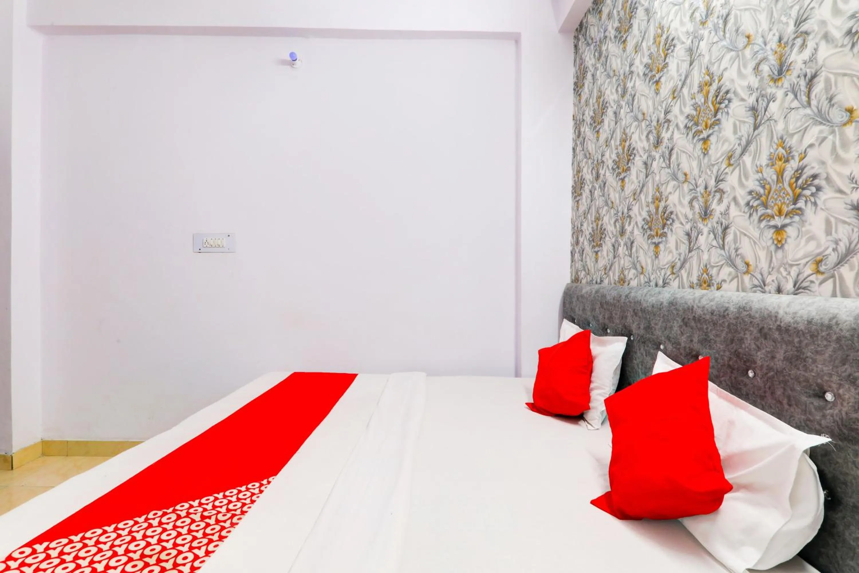 Bedroom, Bed in Hotel O Raama