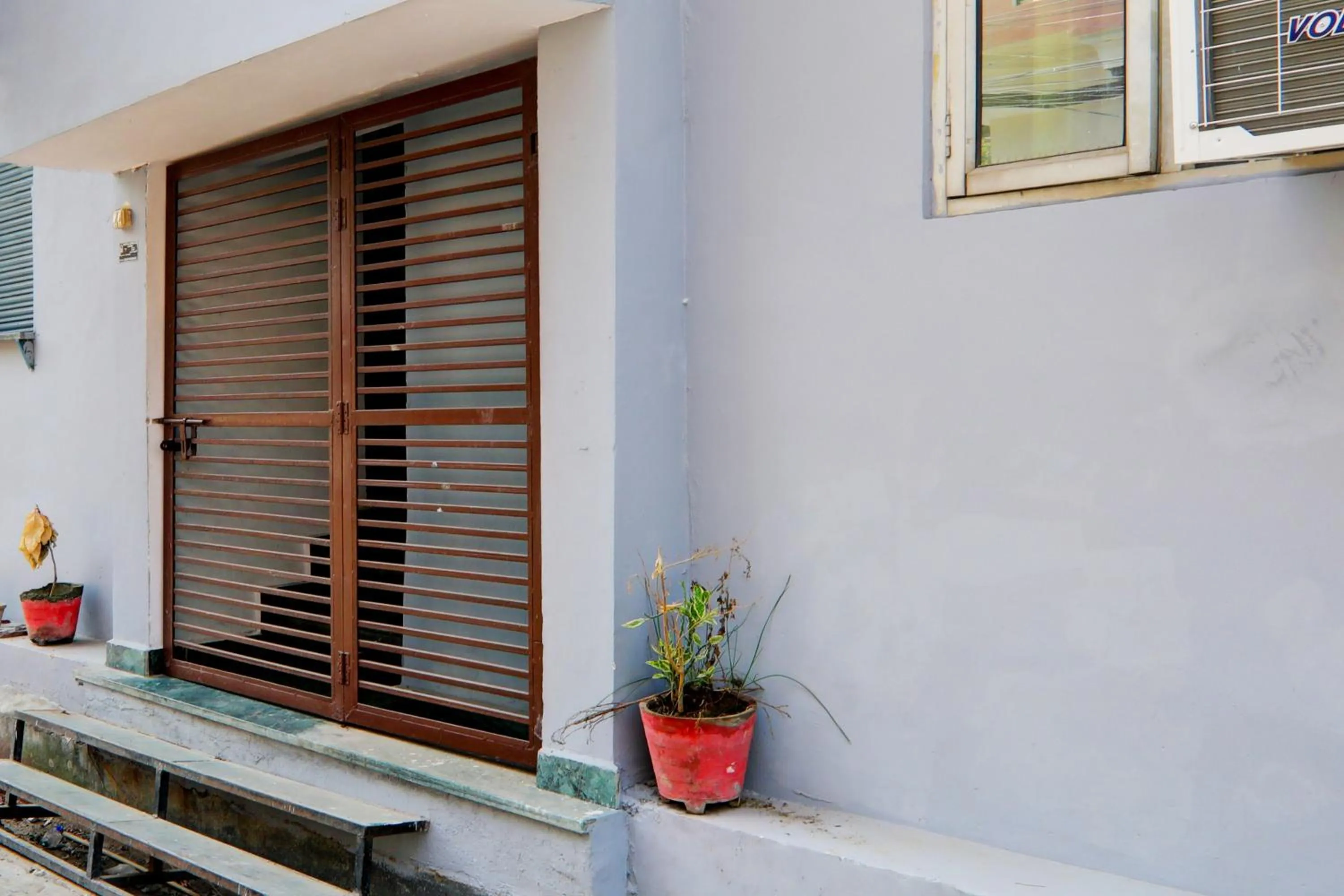 Facade/entrance in Hotel O Raama