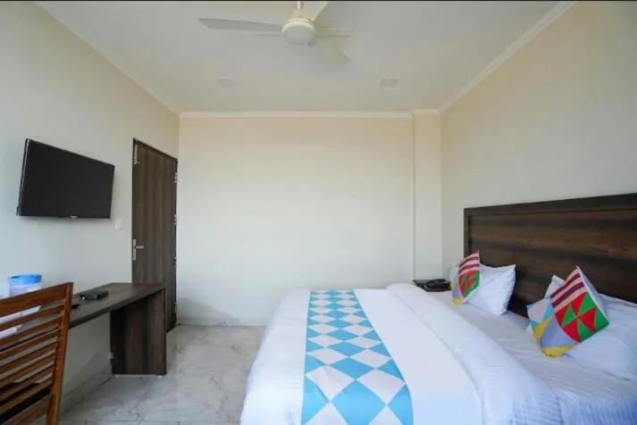 Communal lounge/ TV room in Hotel Midtown