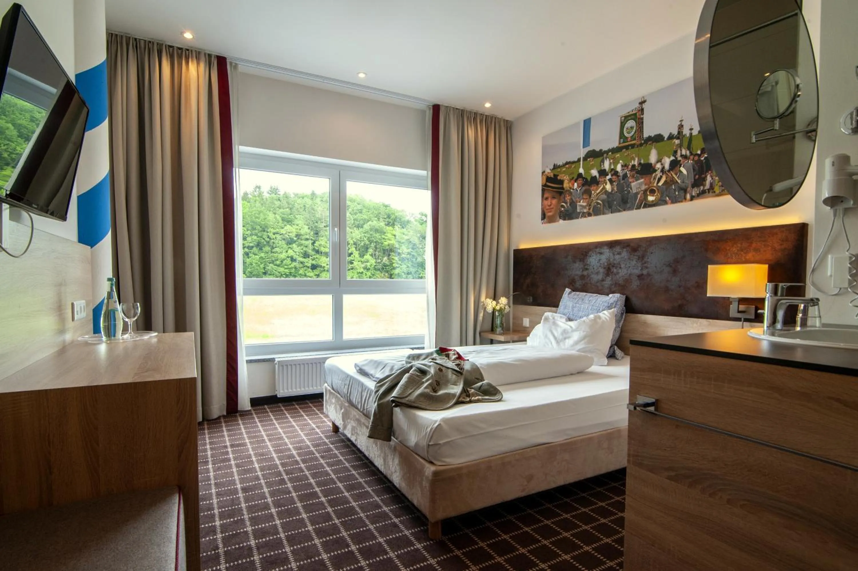 Bedroom, Bed in Business Class Hotel Ebersberg