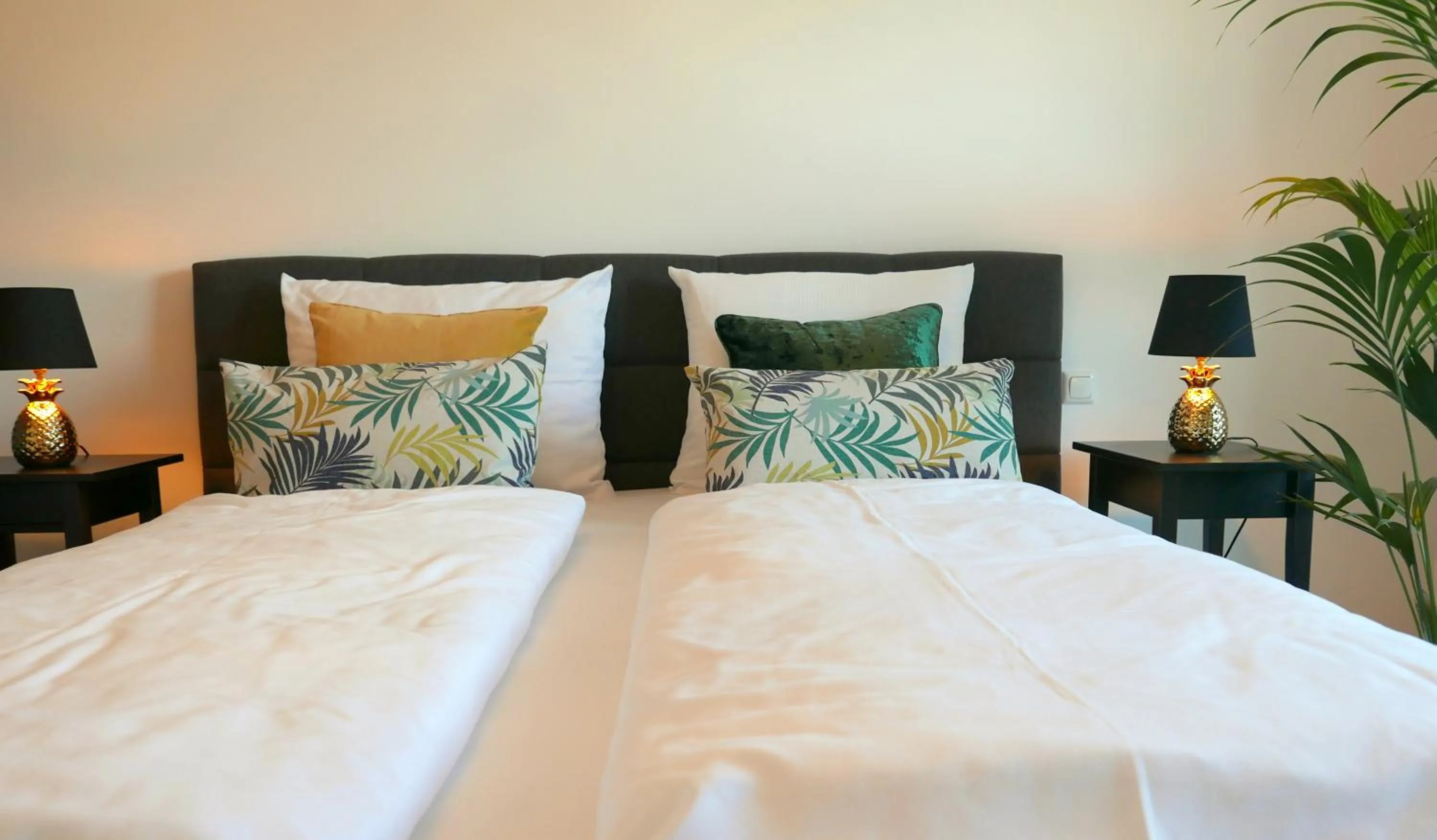 Bedroom, Bed in Business Class Hotel Ebersberg