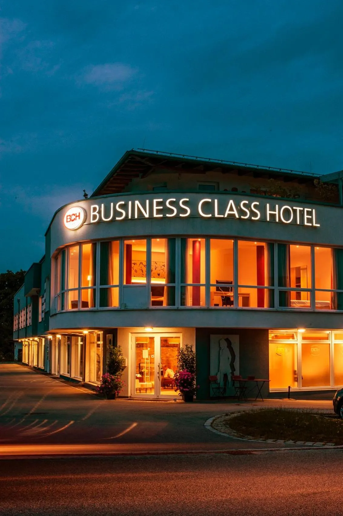 Facade/entrance in Business Class Hotel Ebersberg