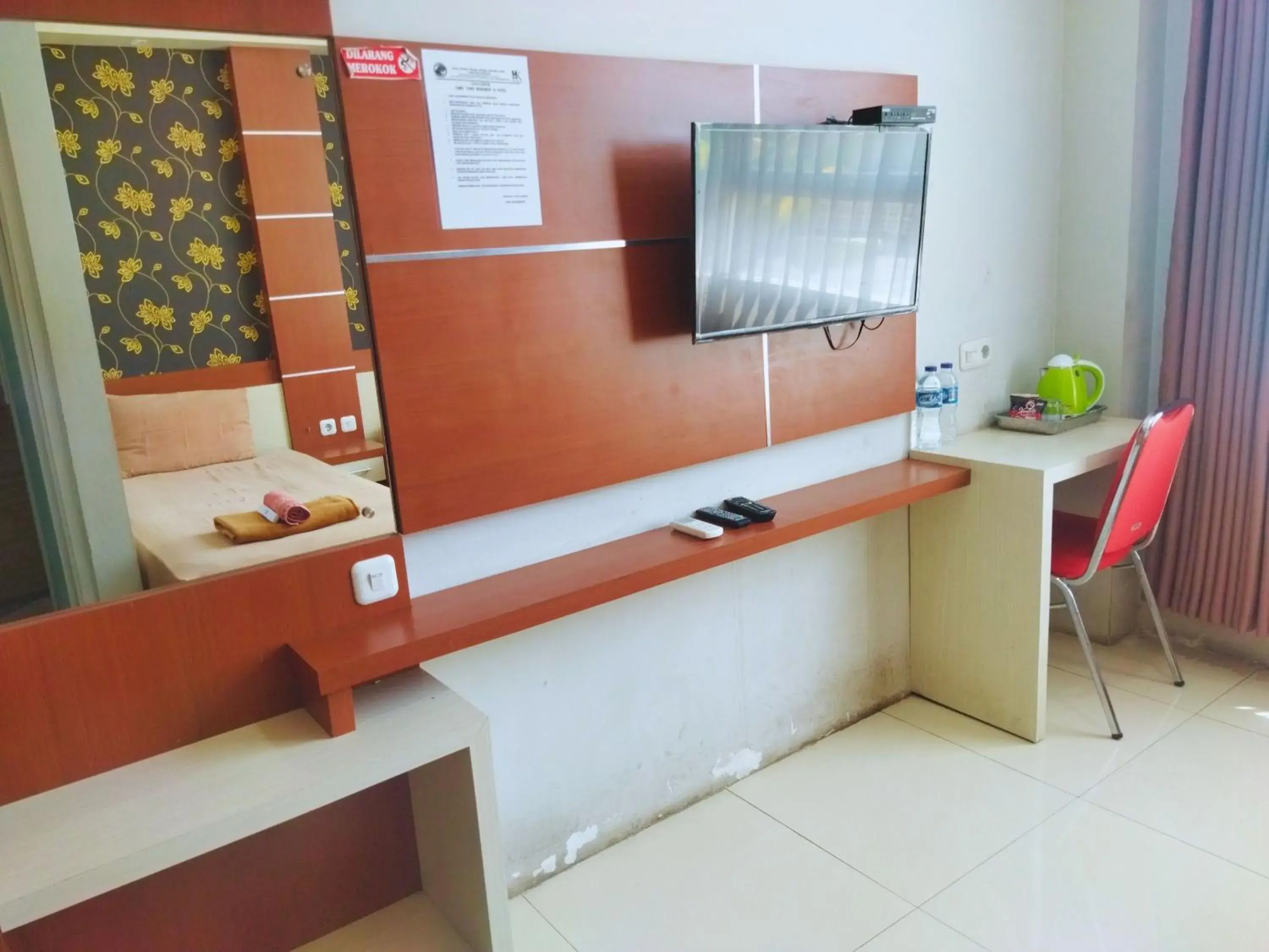 Standard Twin Room in Hotel Karunia PKPRI Standard Twin Room in Hotel Karunia PKPRI