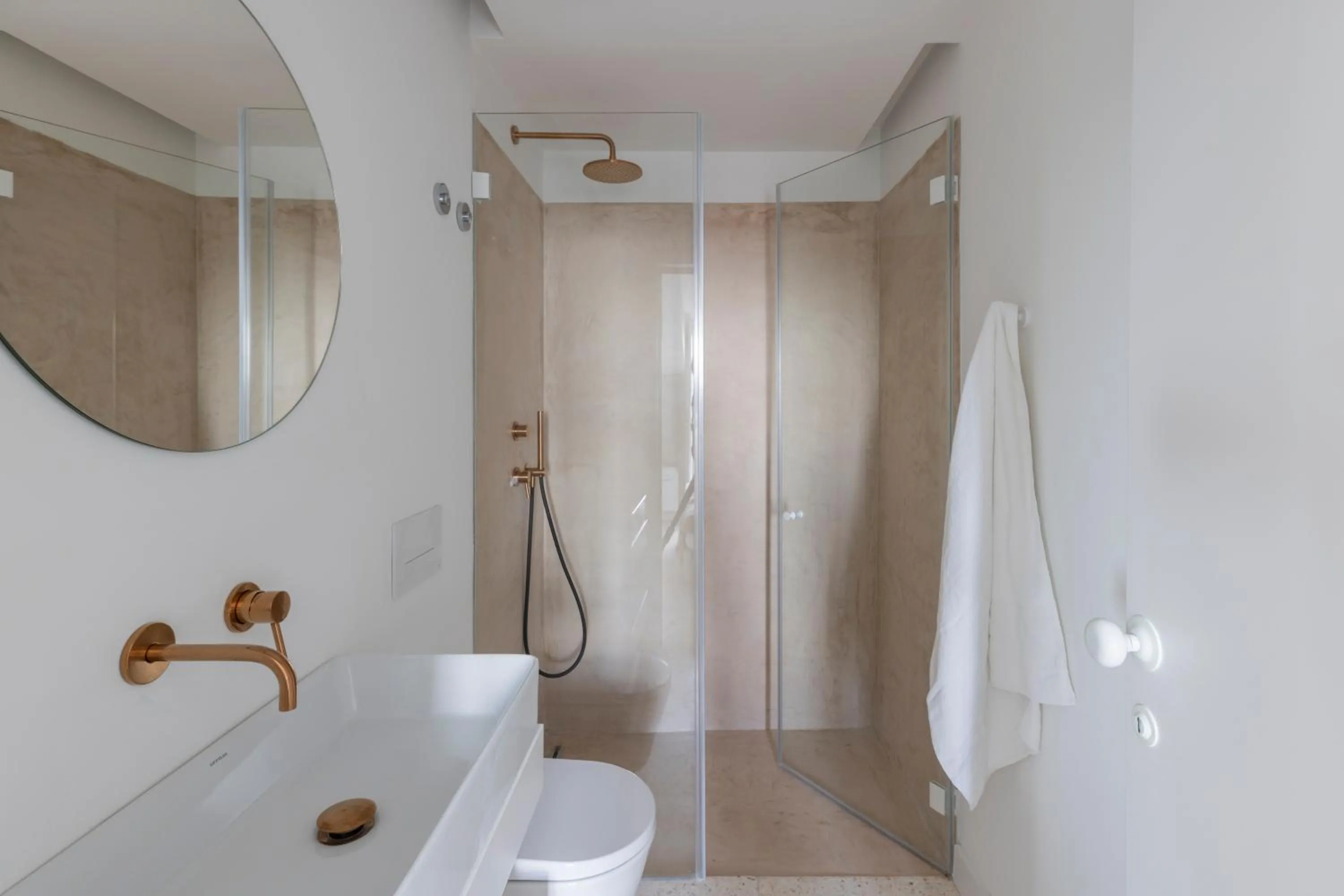 Bathroom in Líbere Lisbon Príncipe Real