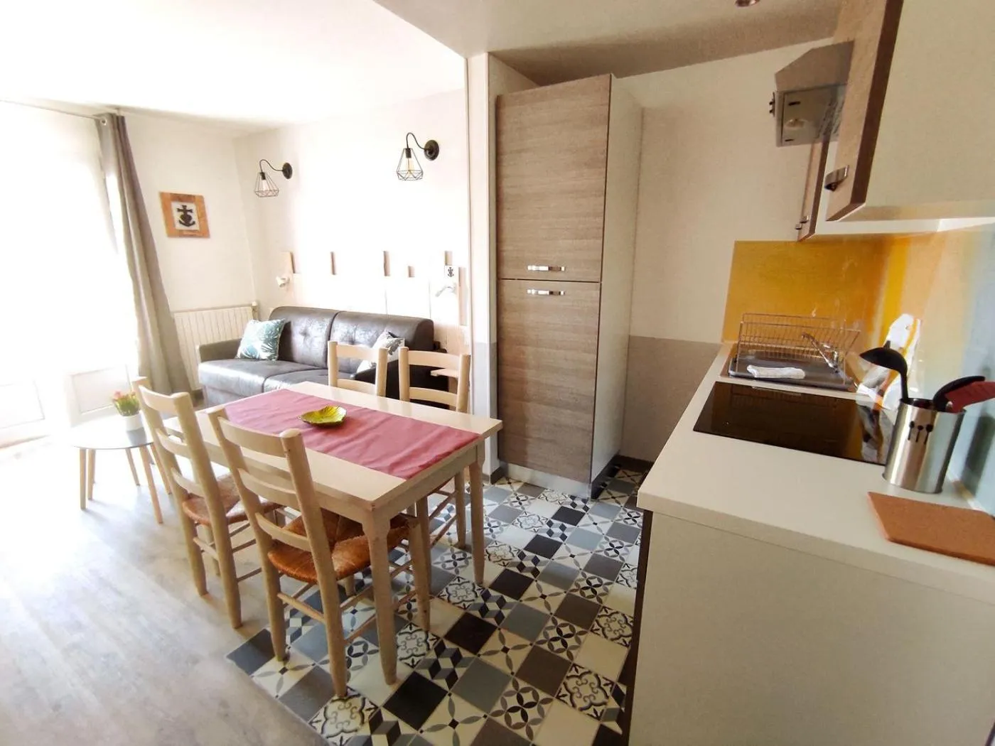 Kitchen or kitchenette in Logis Le Nid du Pont de Gau