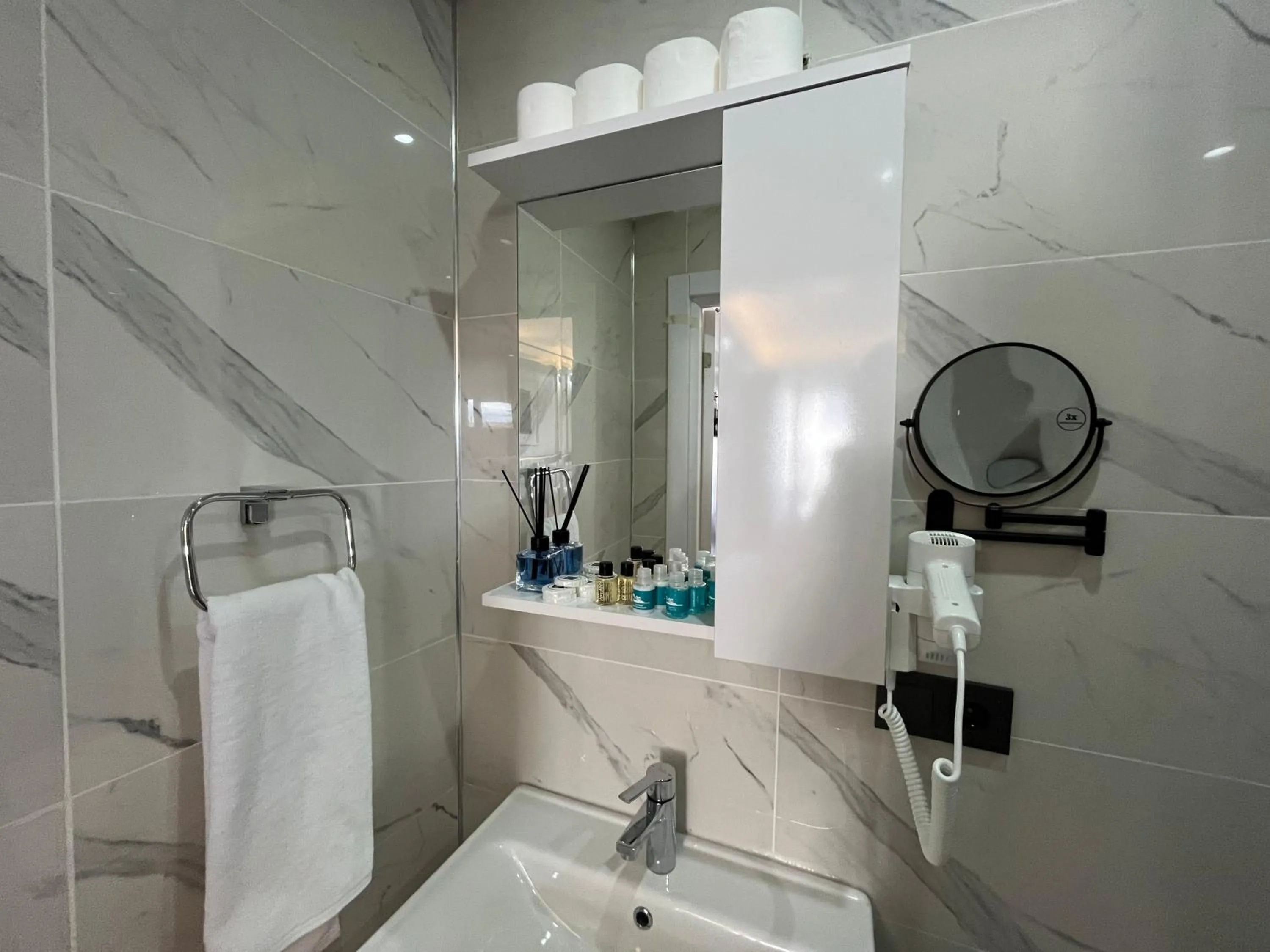 Bathroom in Lale Sultan Hotel