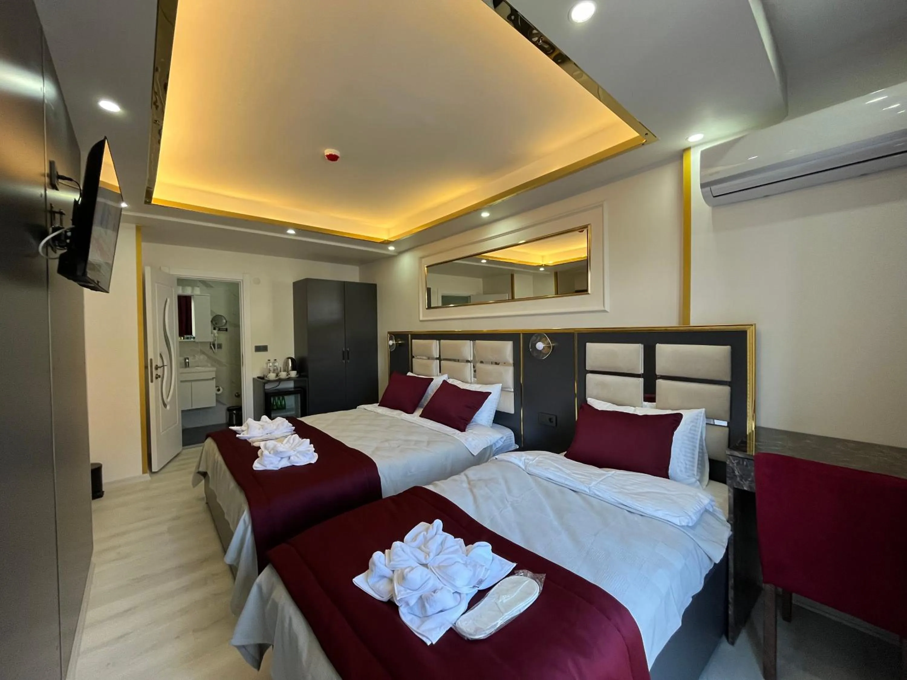 Bed in Lale Sultan Hotel