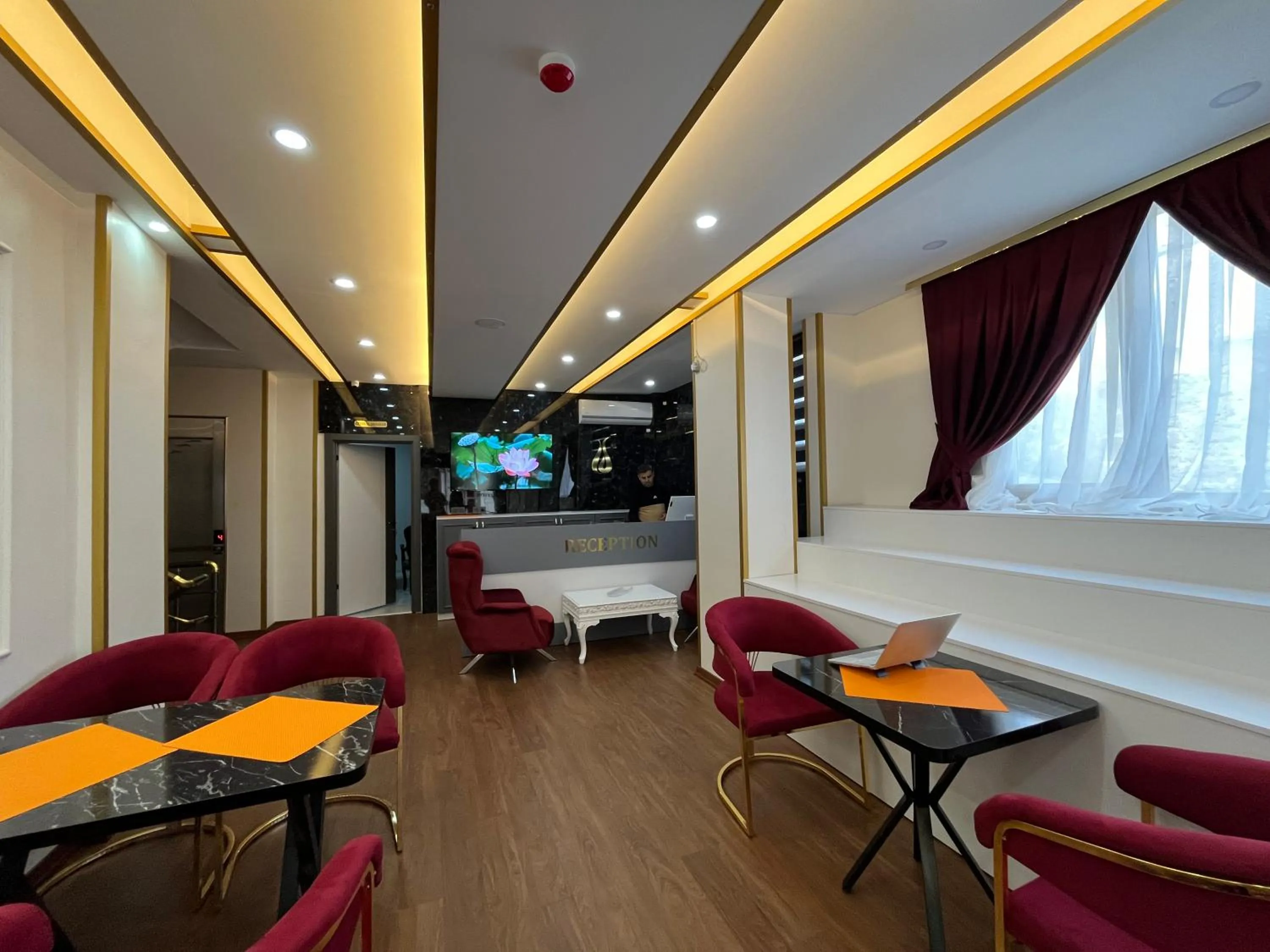 Lobby or reception in Lale Sultan Hotel