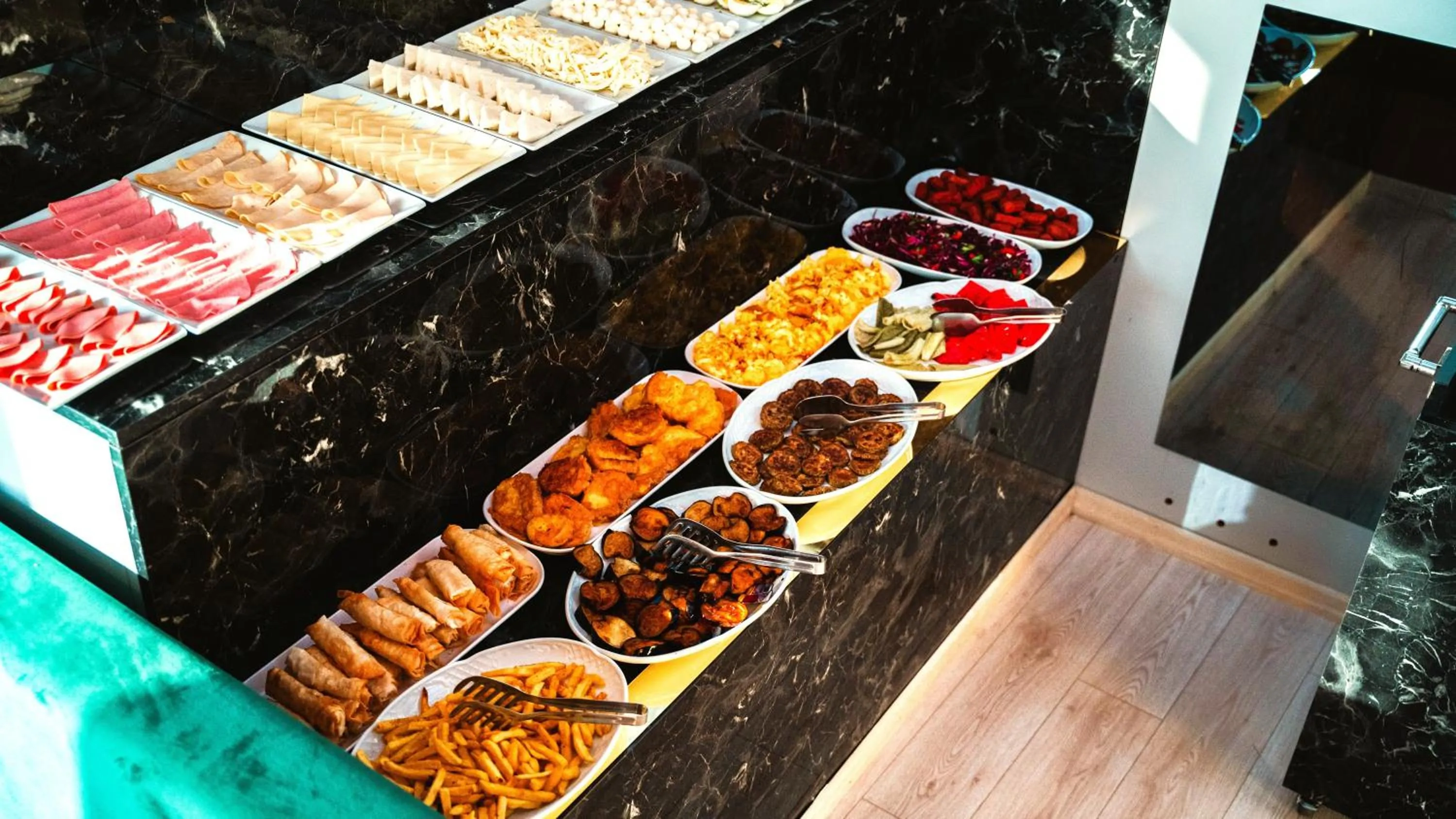 Restaurant/places to eat in Lale Sultan Hotel