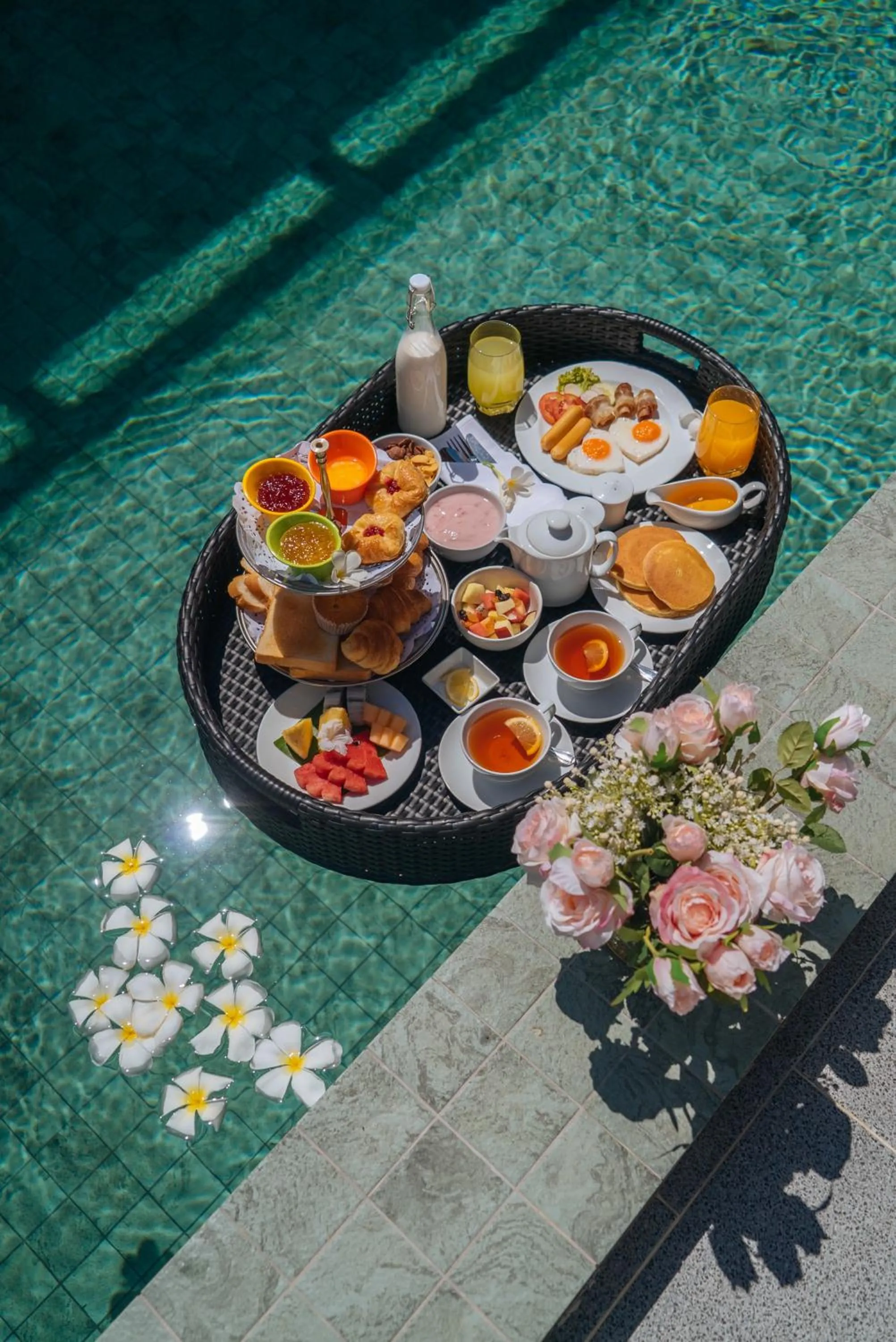 Breakfast in Rawayana Central Park Villas