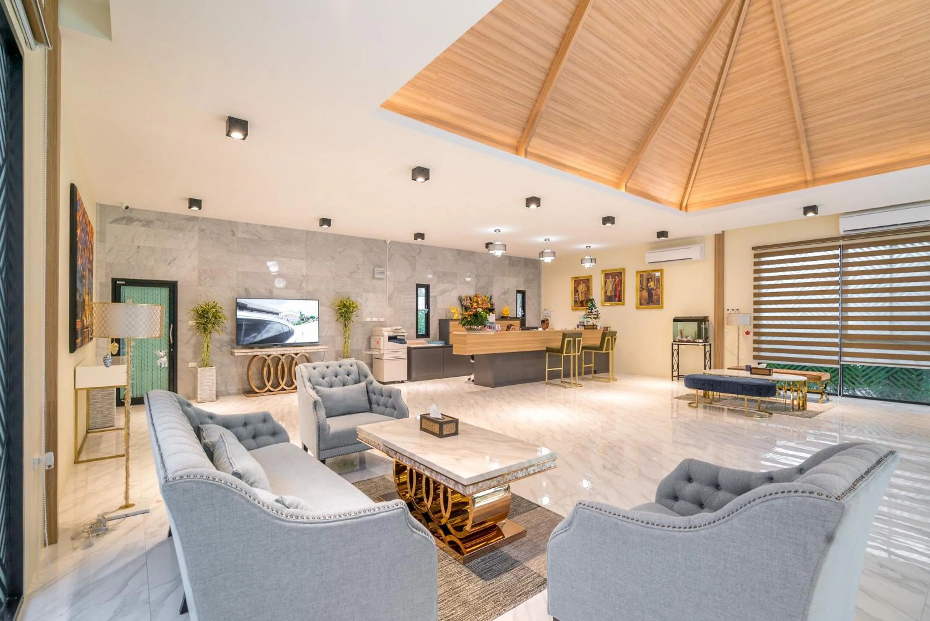 Lobby or reception in Rawayana Central Park Villas