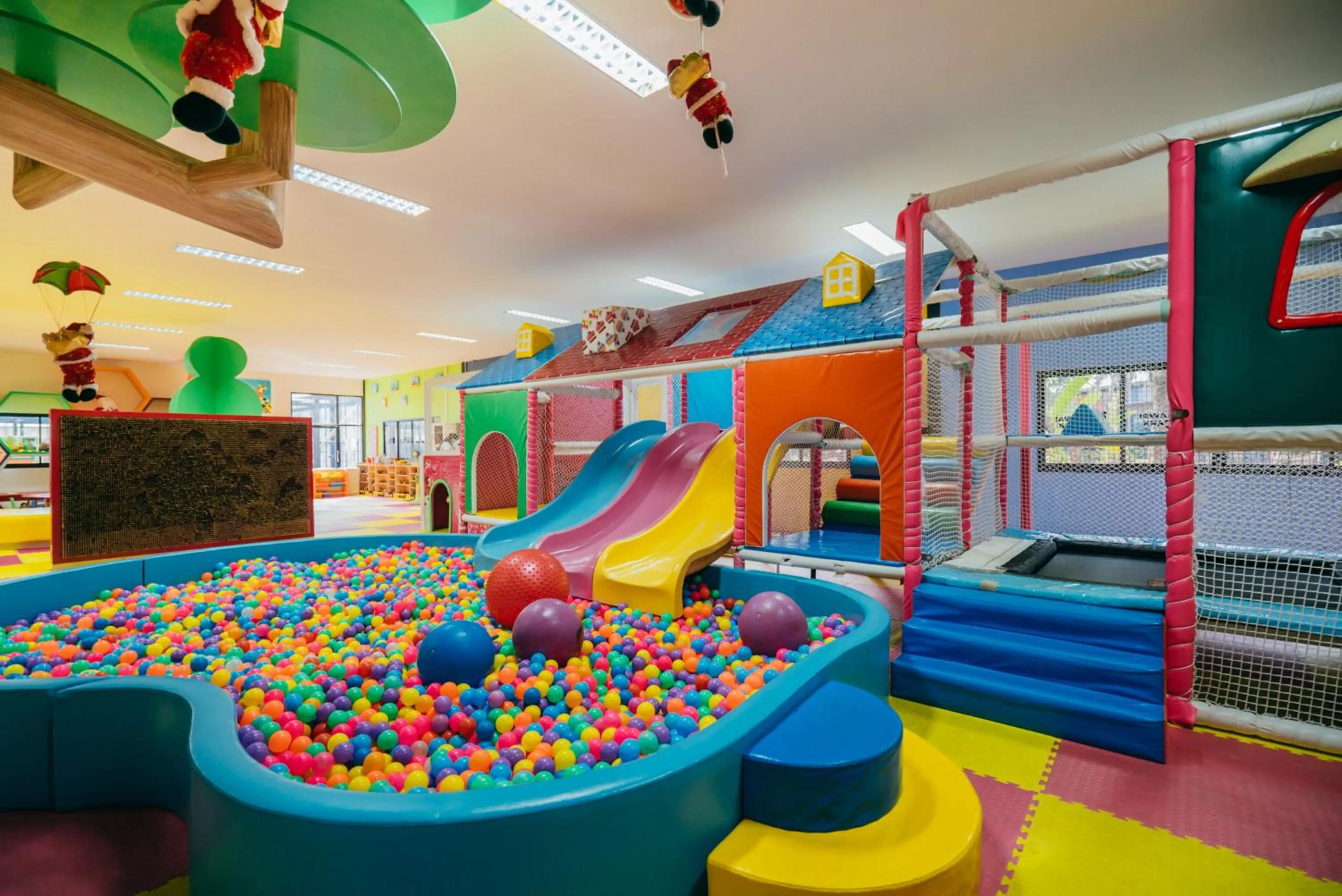 Children play ground in Rawayana Central Park Villas