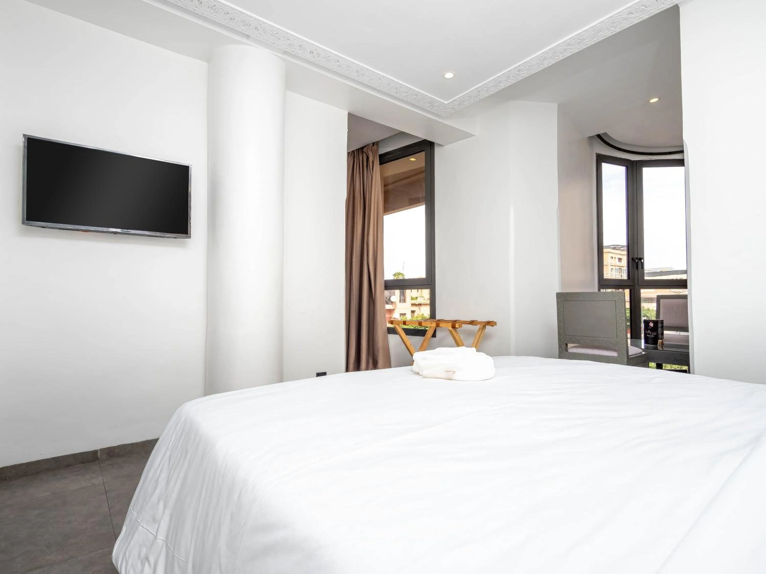 Communal lounge/ TV room, Bed in Fashion Boutique Hotel