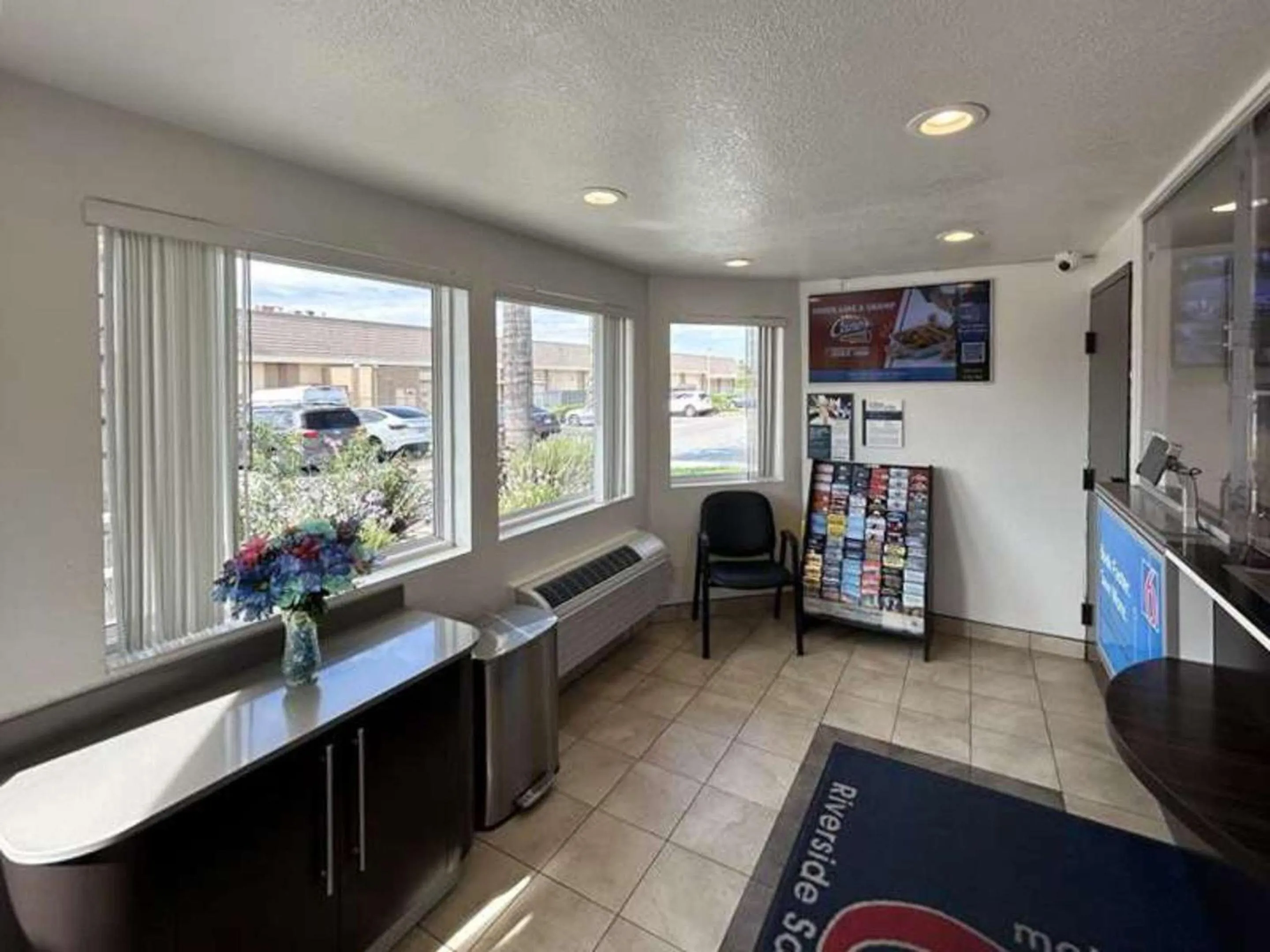 Lobby or reception in Studio 6 Suites - Riverside, CA South