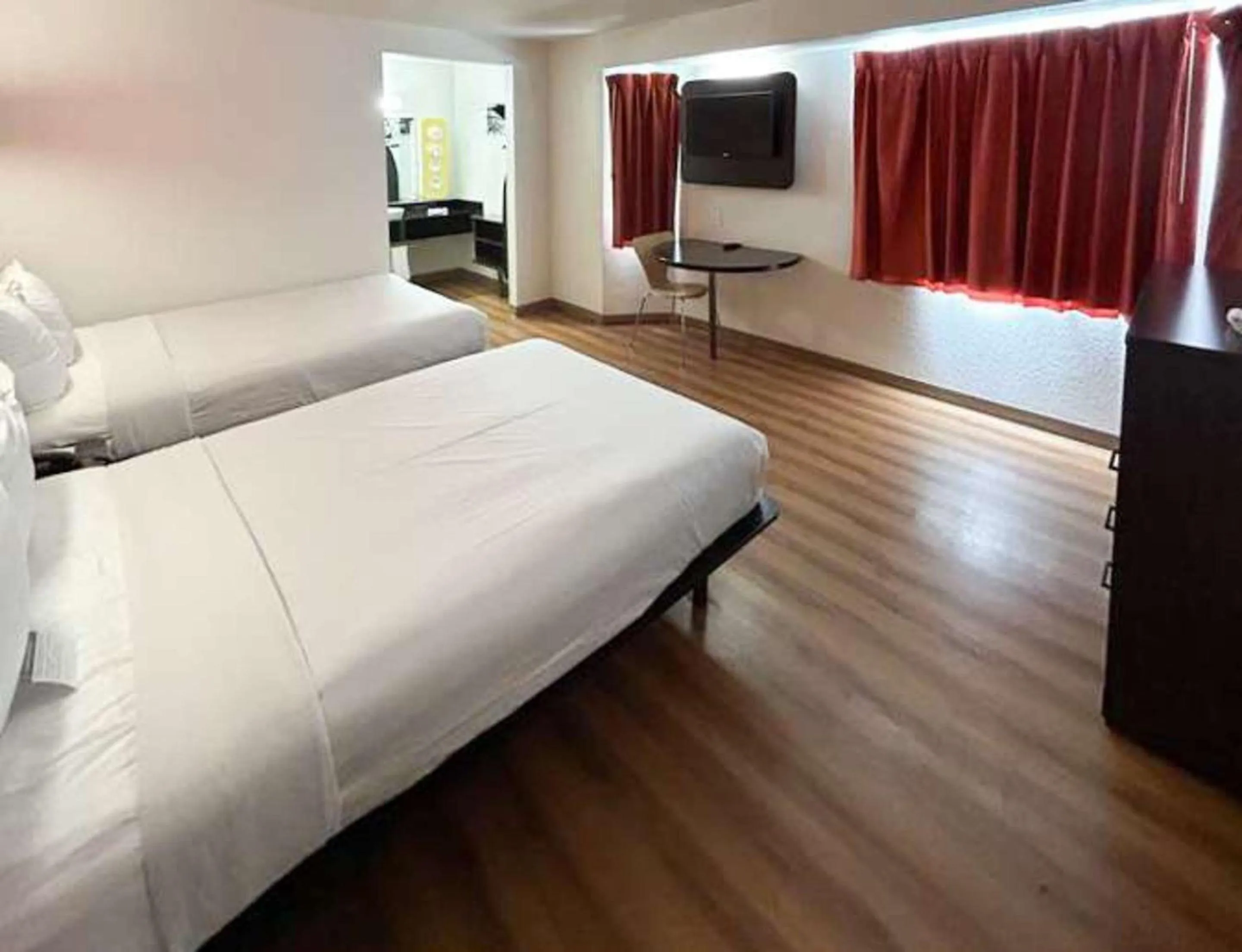 Bedroom, Bed in Studio 6 Suites - Riverside, CA South