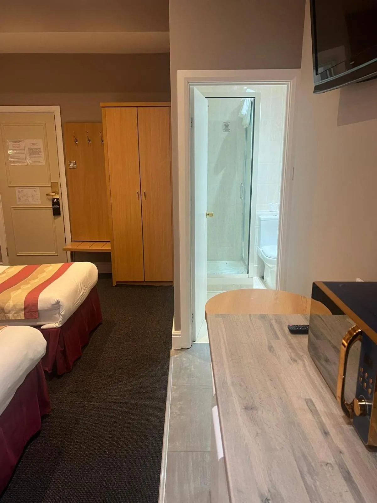 Bed in Queens Park Premier London Hyde Park