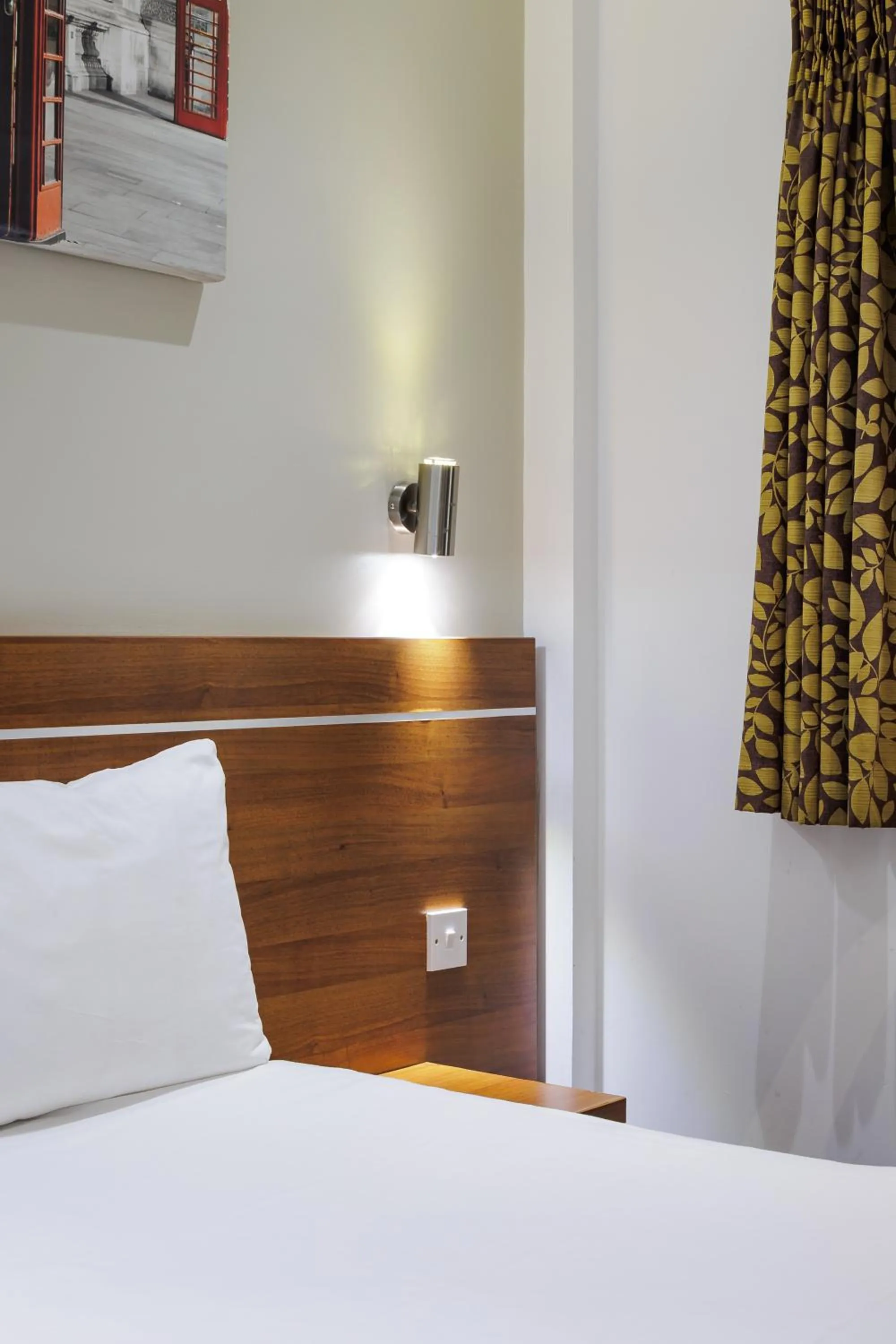 Bed in Queens Park Premier London Hyde Park