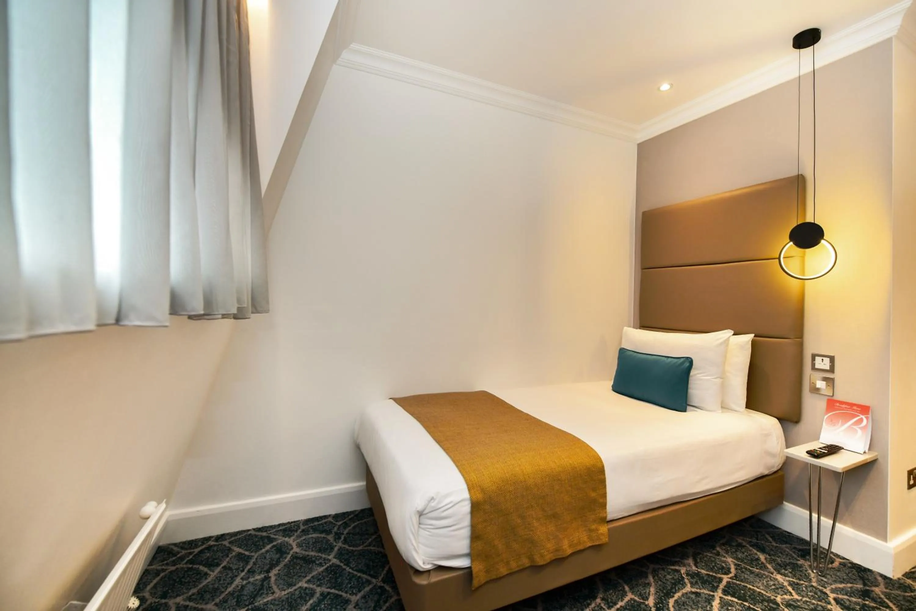 Bedroom, Bed in Queens Park Premier London Hyde Park