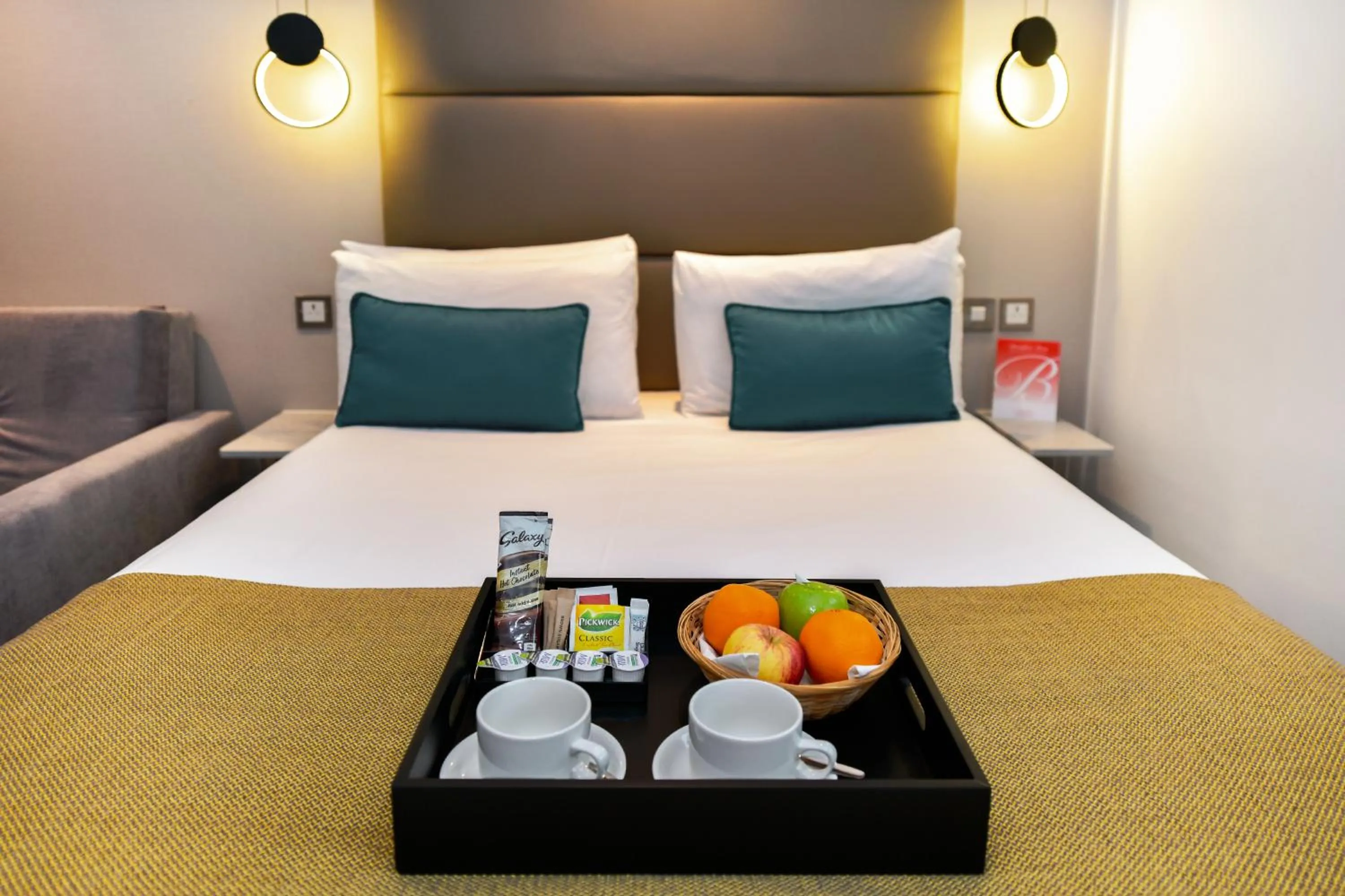 Bedroom, Bed in Queens Park Premier London Hyde Park