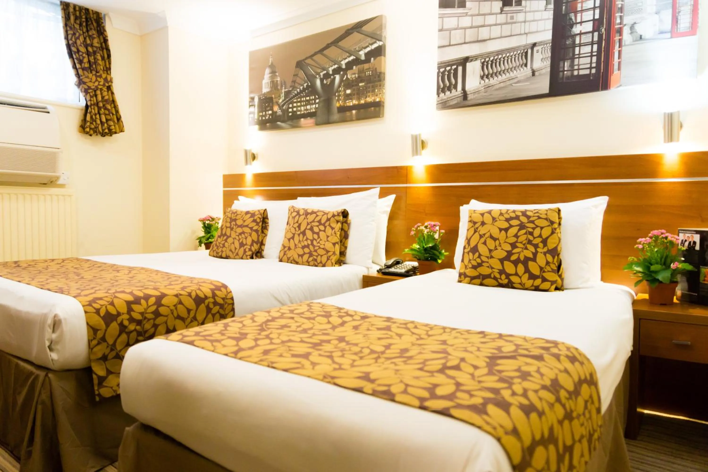 Bed in Queens Park Premier London Hyde Park