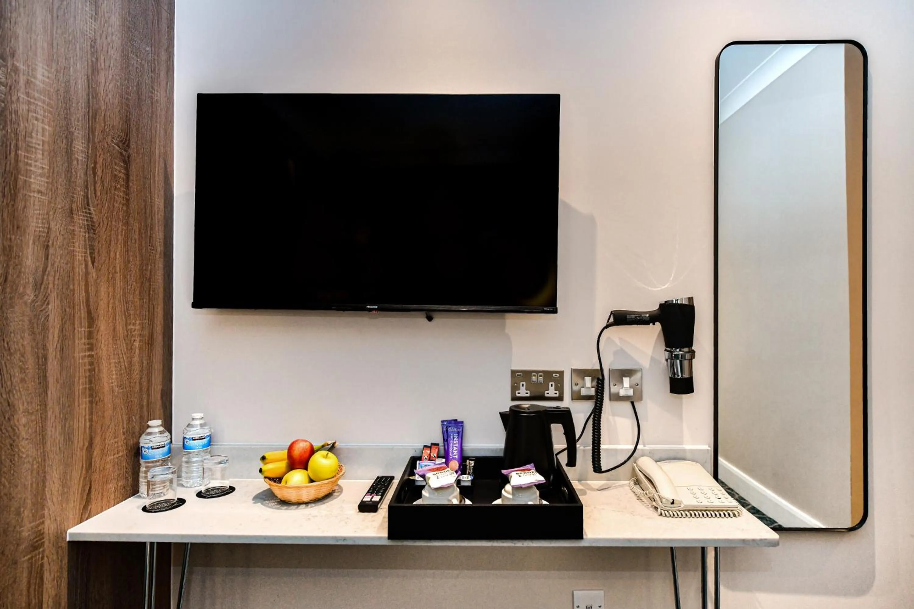 TV and multimedia in Queens Park Premier London Hyde Park