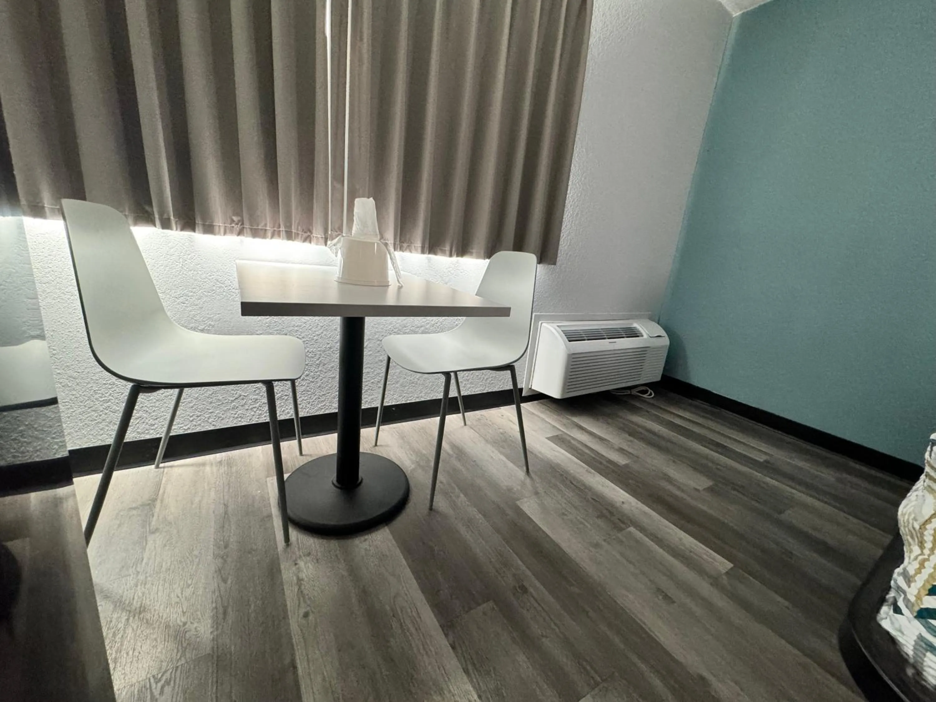 Bedroom in Studio 6 Suites East Syracuse Airport