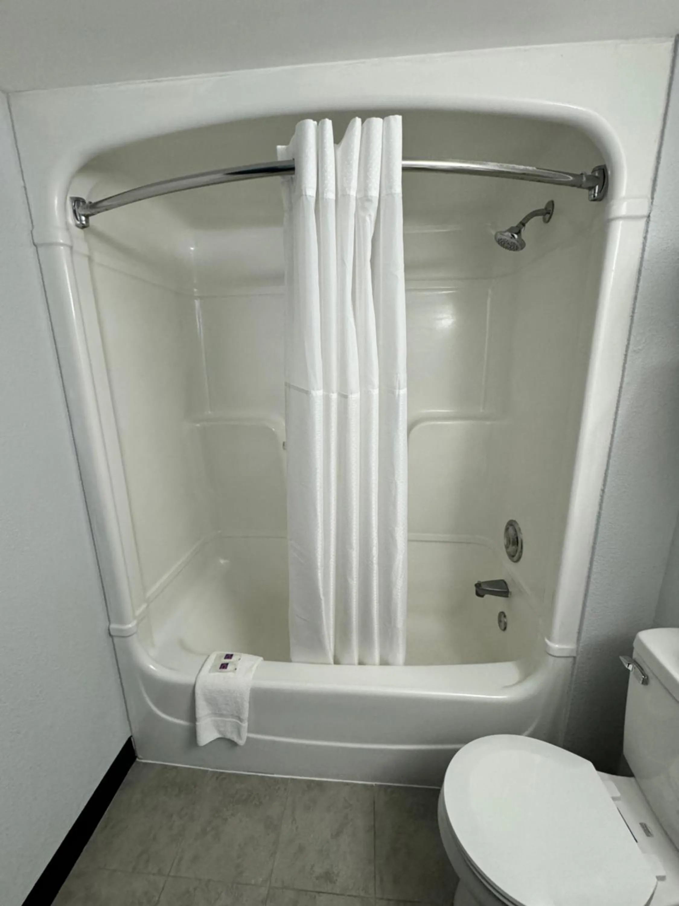 Bathroom in Studio 6 Suites East Syracuse Airport