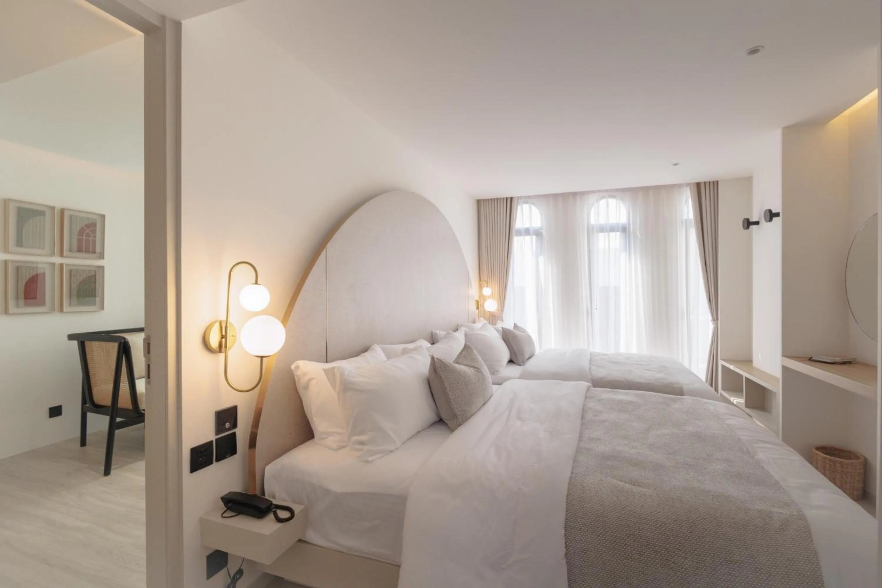 Bed in CORRIDOR 2407