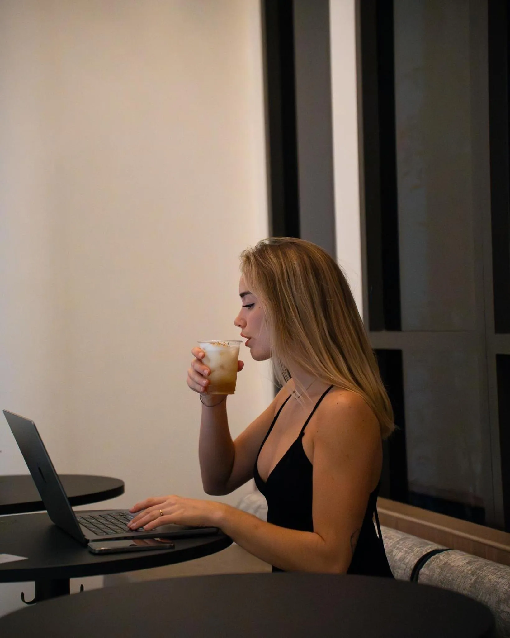 Lobby or reception in CORRIDOR 2407